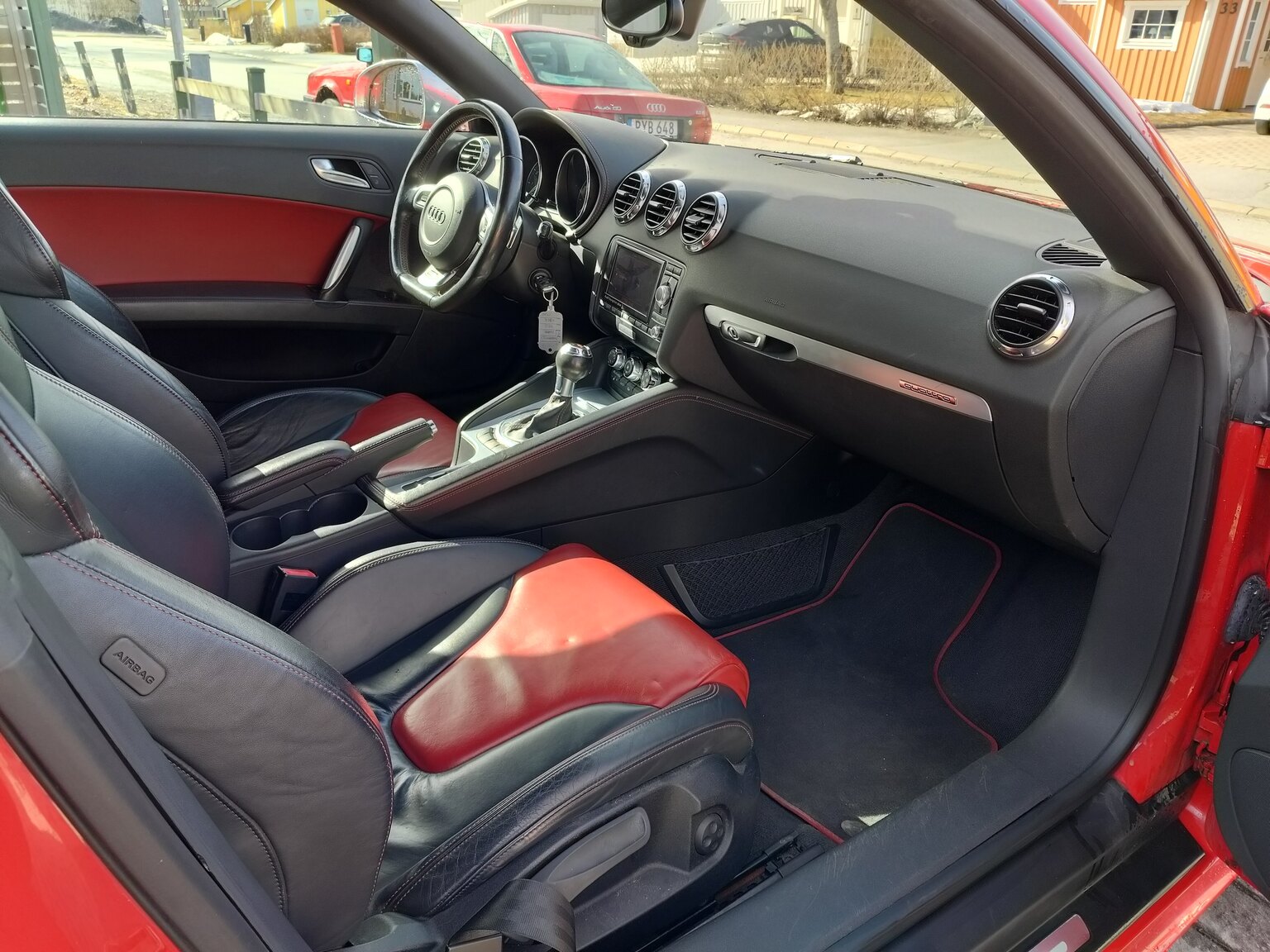 Innenraumfoto von 2009 Audi TTS Roadster
