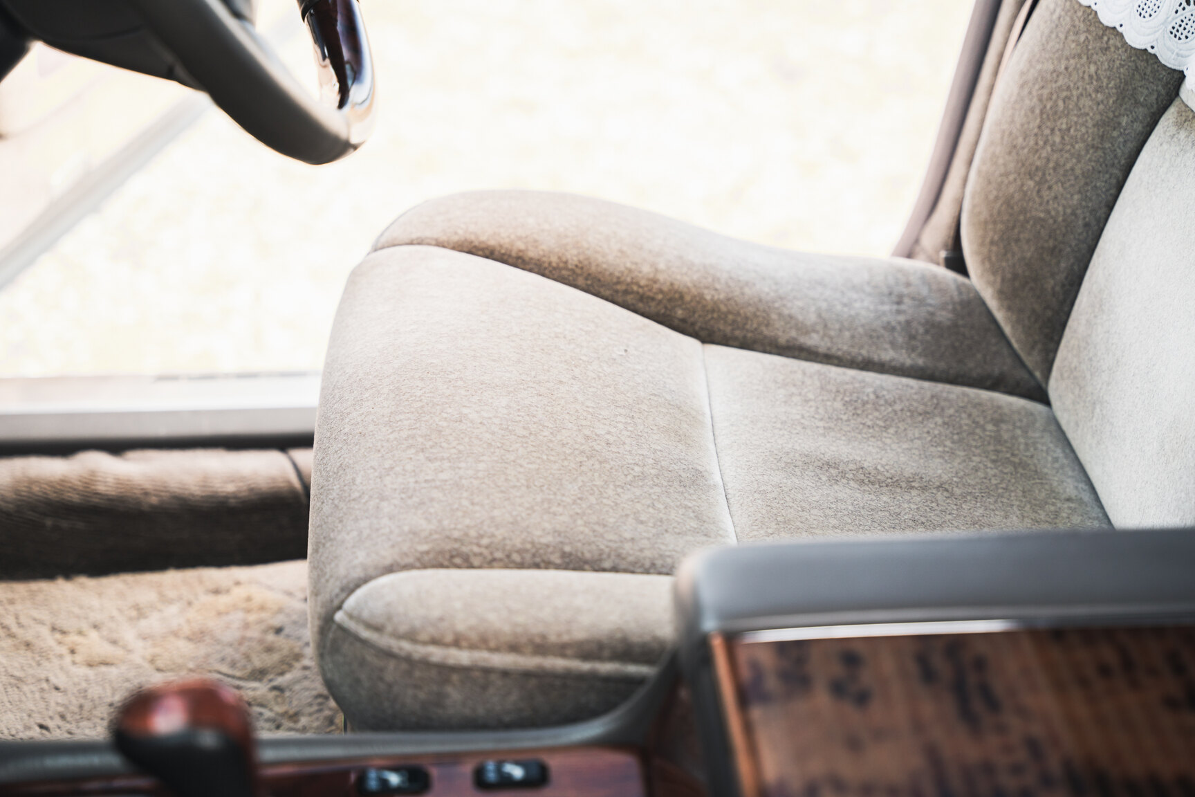 Innenraumfoto von 2000 Toyota Century