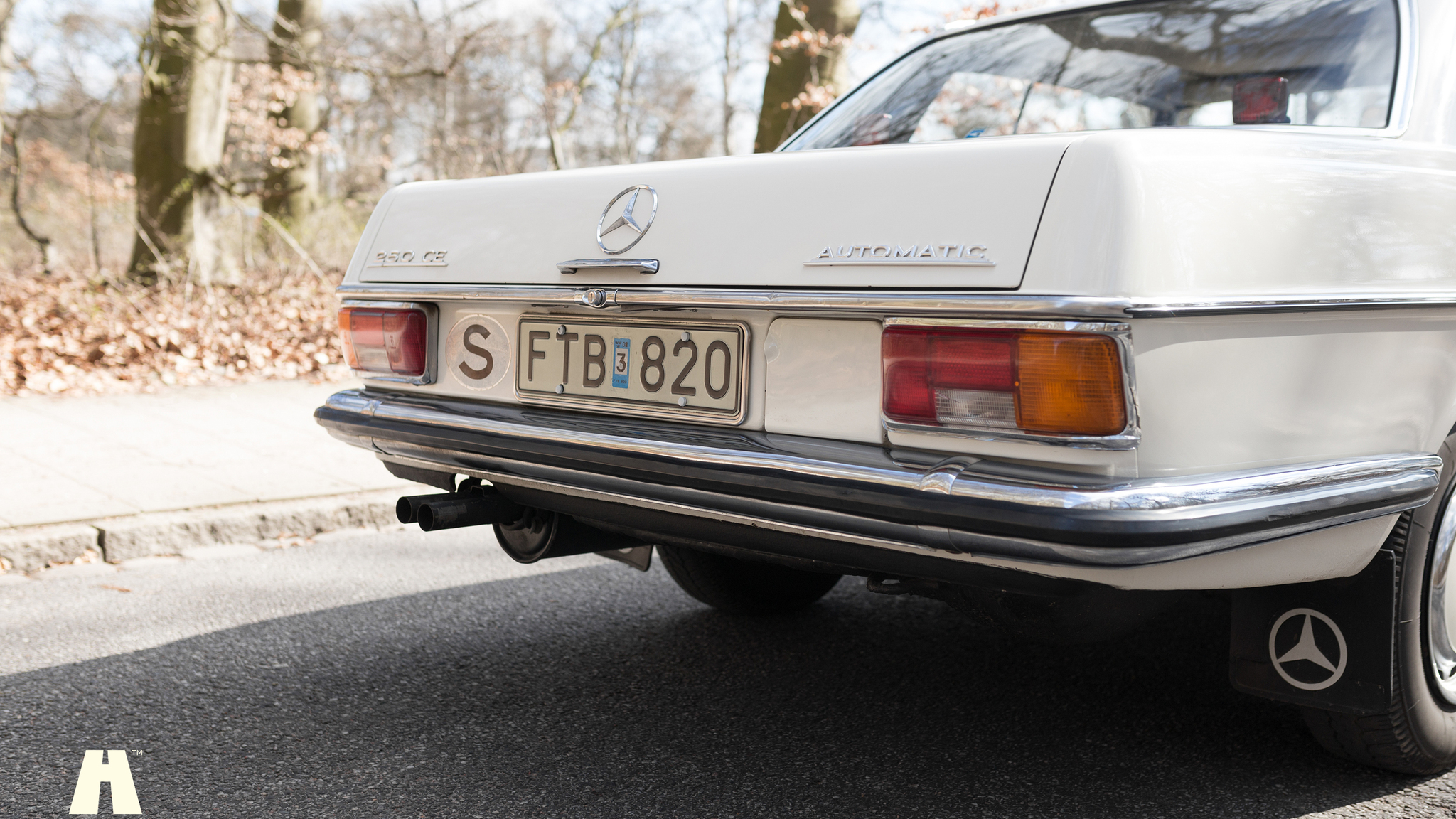 Exteriörbild på 1970 Mercedes 250 CE