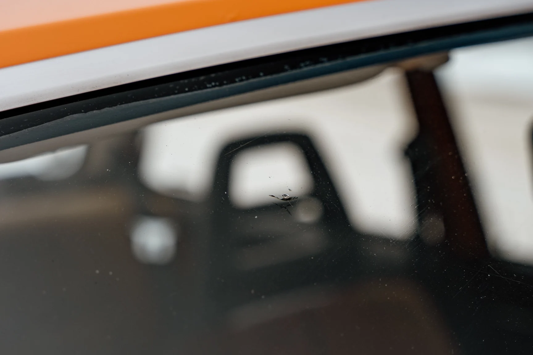 Exteriörbild på 1975 Volvo 242 2-dörrars coupé (35)