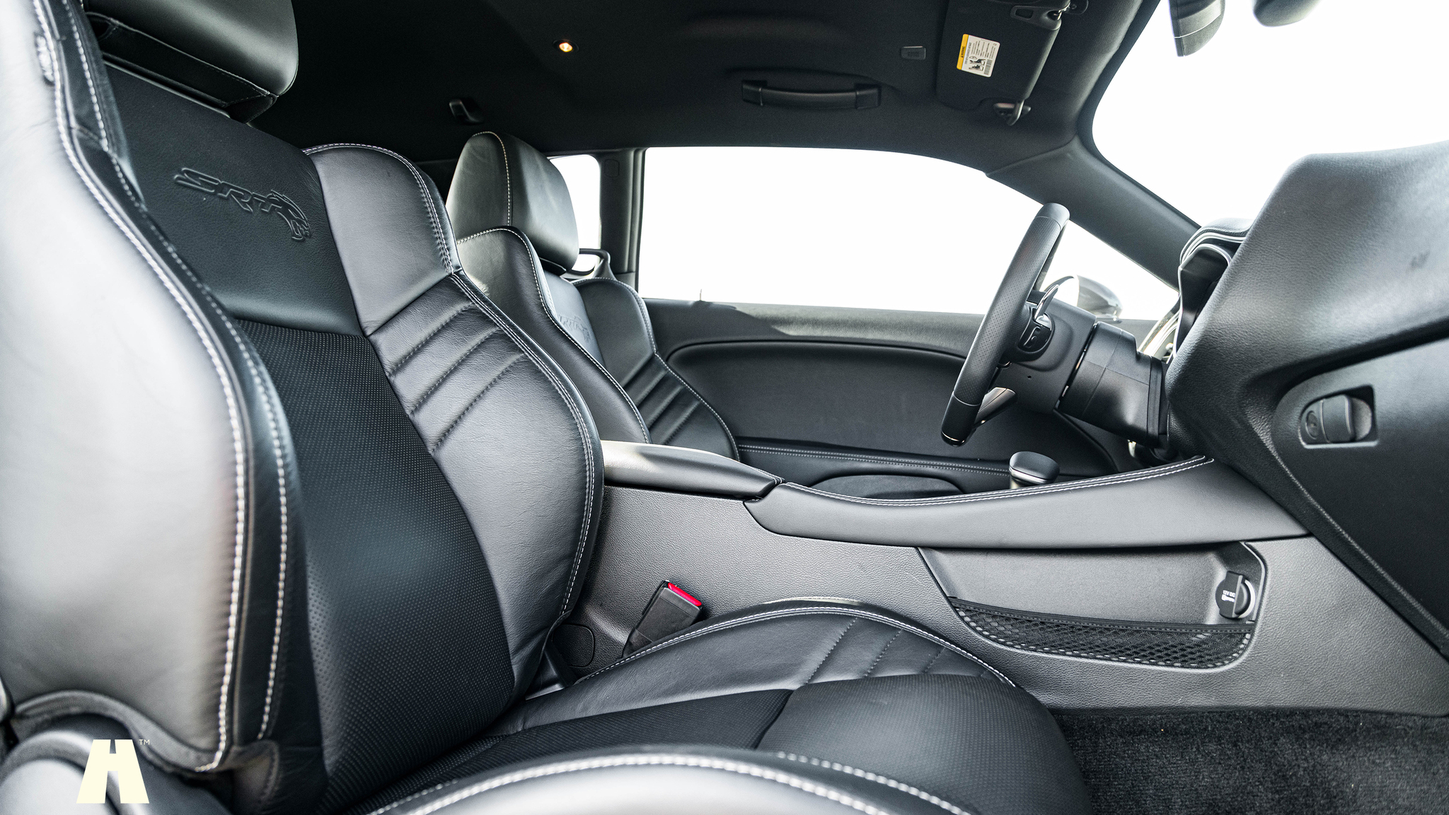 Interiörbild 2018 Dodge Challenger Hellcat