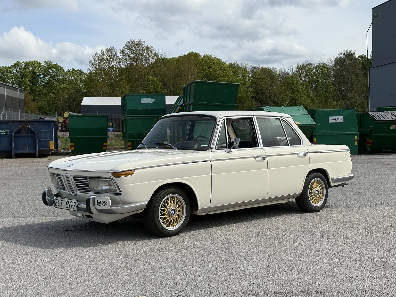 Aussenfoto 1970 BMW New Class 4-dörrars Sedan (2)