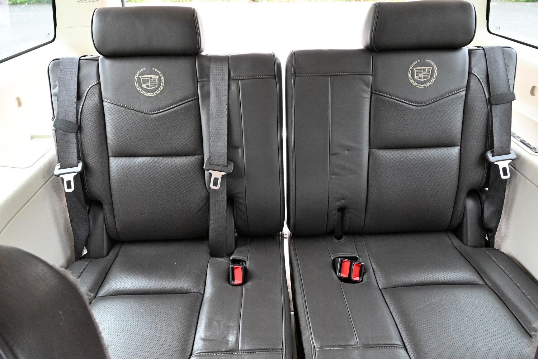 Interior image of 2010 Cadillac Escalade ESV 6.2 Flexfuel