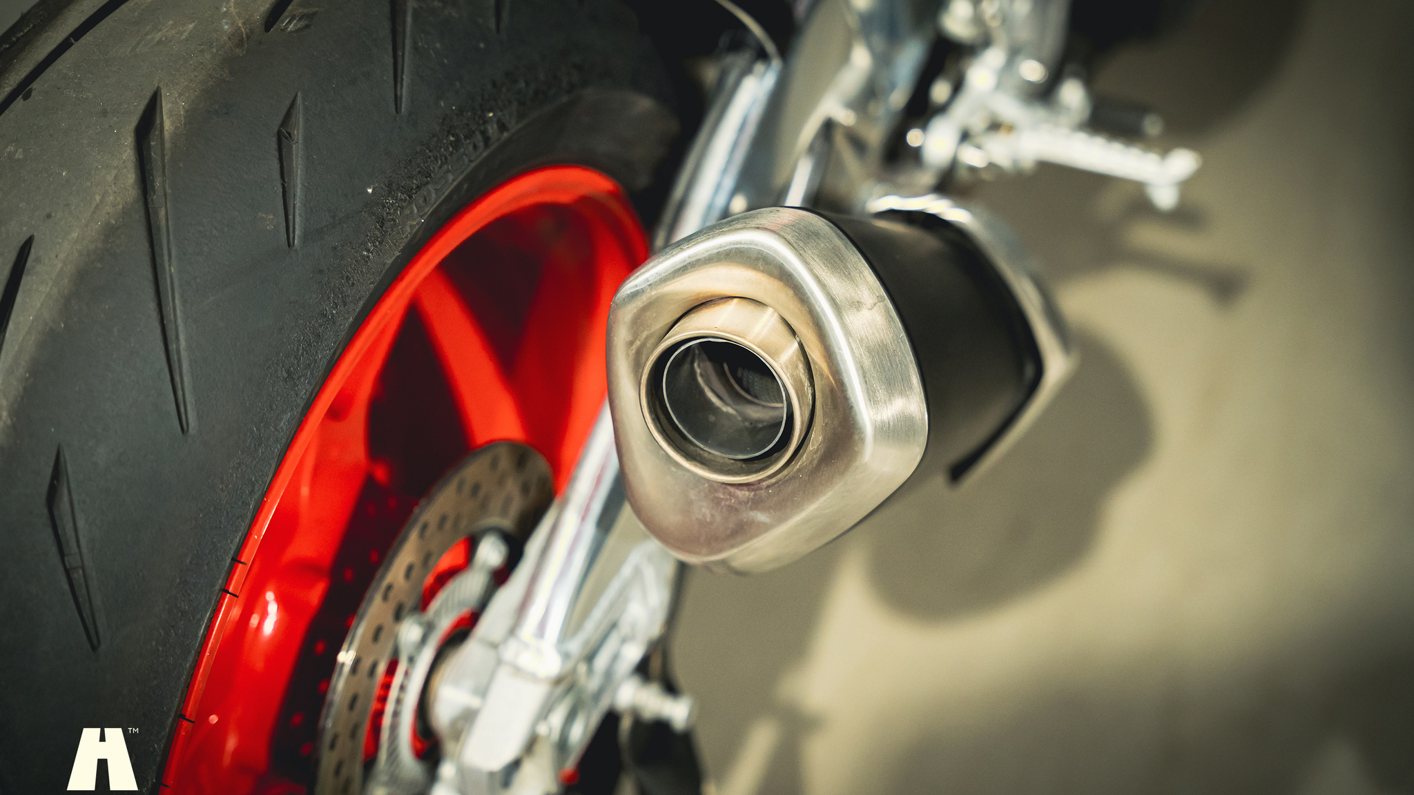 Image of 2016 Aprilia Tuono V4 Factory mechanics