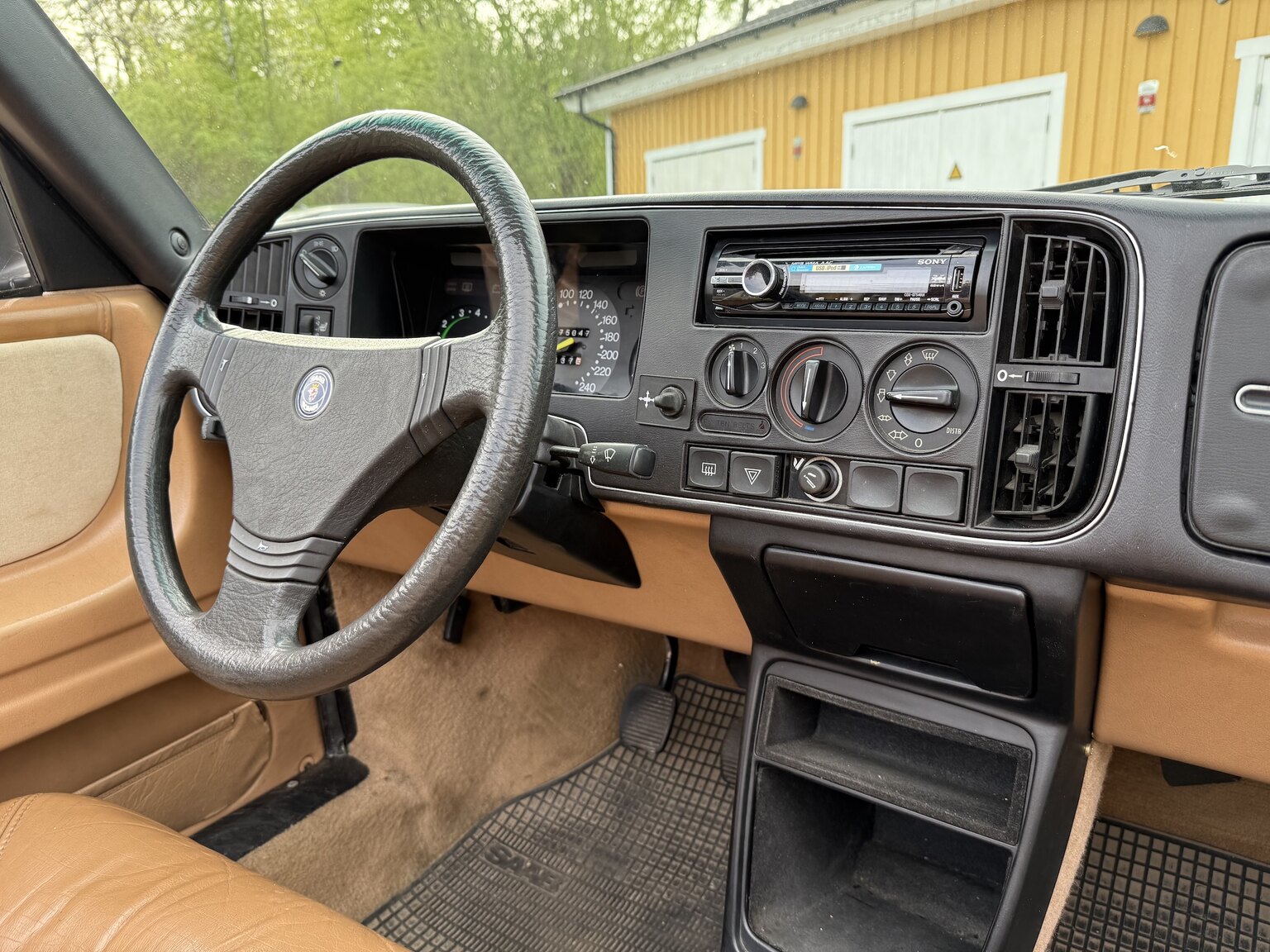 Interior image of 1987 SAAB 900 Cabriolet 2.0 Turbo T16