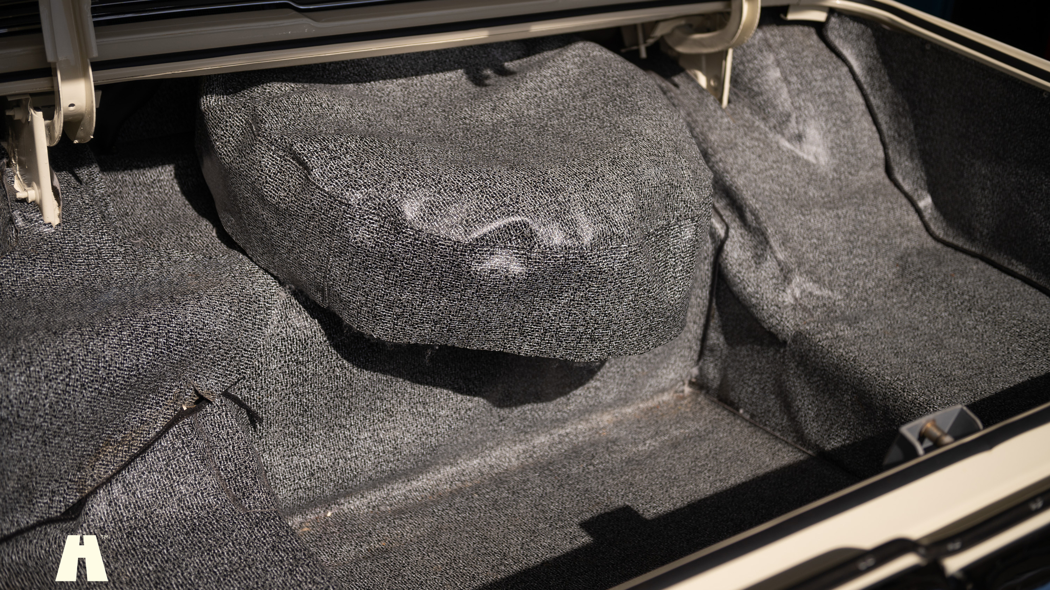 Interior image of 1964 Ford Thunderbird 6.4 HT (87)