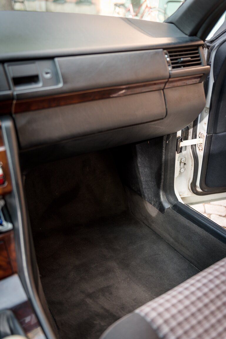 Interior image of 1992 Mercedes-Benz 300CE-24V 