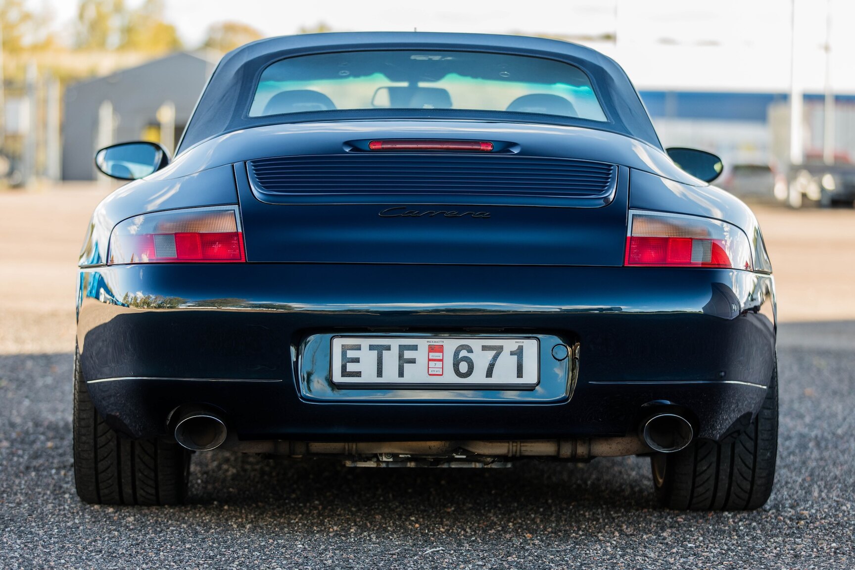 Exteriörbild på 1999 Porsche 911 Carrera Cabriolet