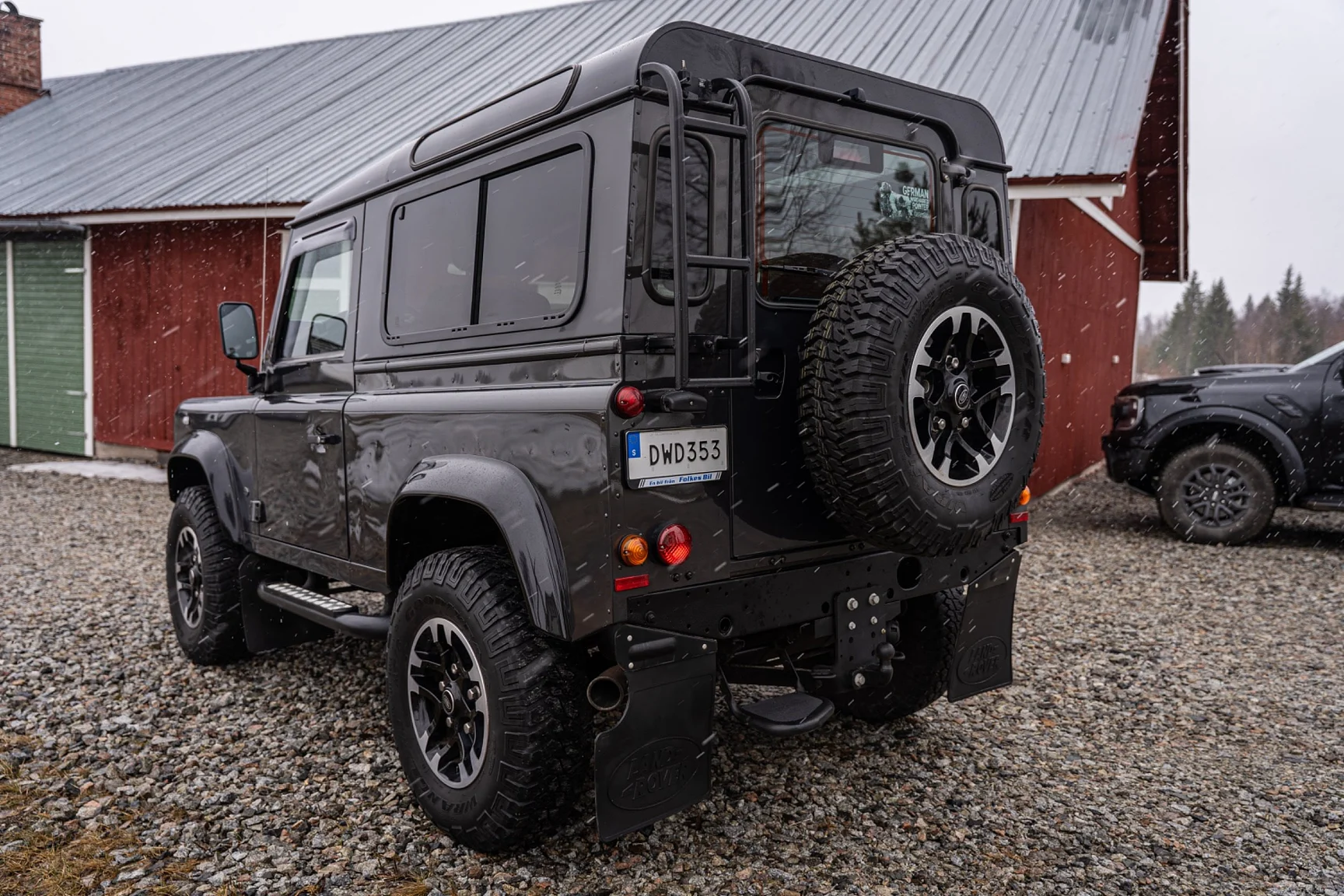 Exterior image of 2015 Land Rover Defender 90 Special (18)