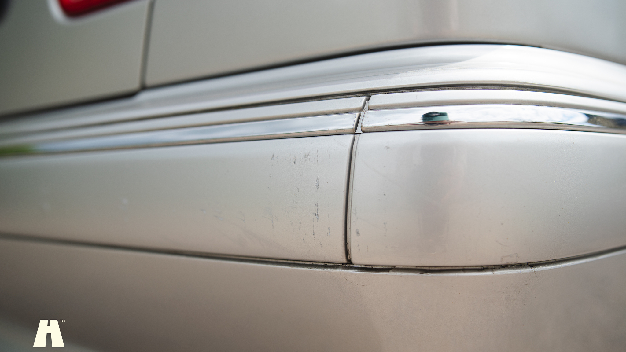 Exterior image of 2000 Mercedes E430