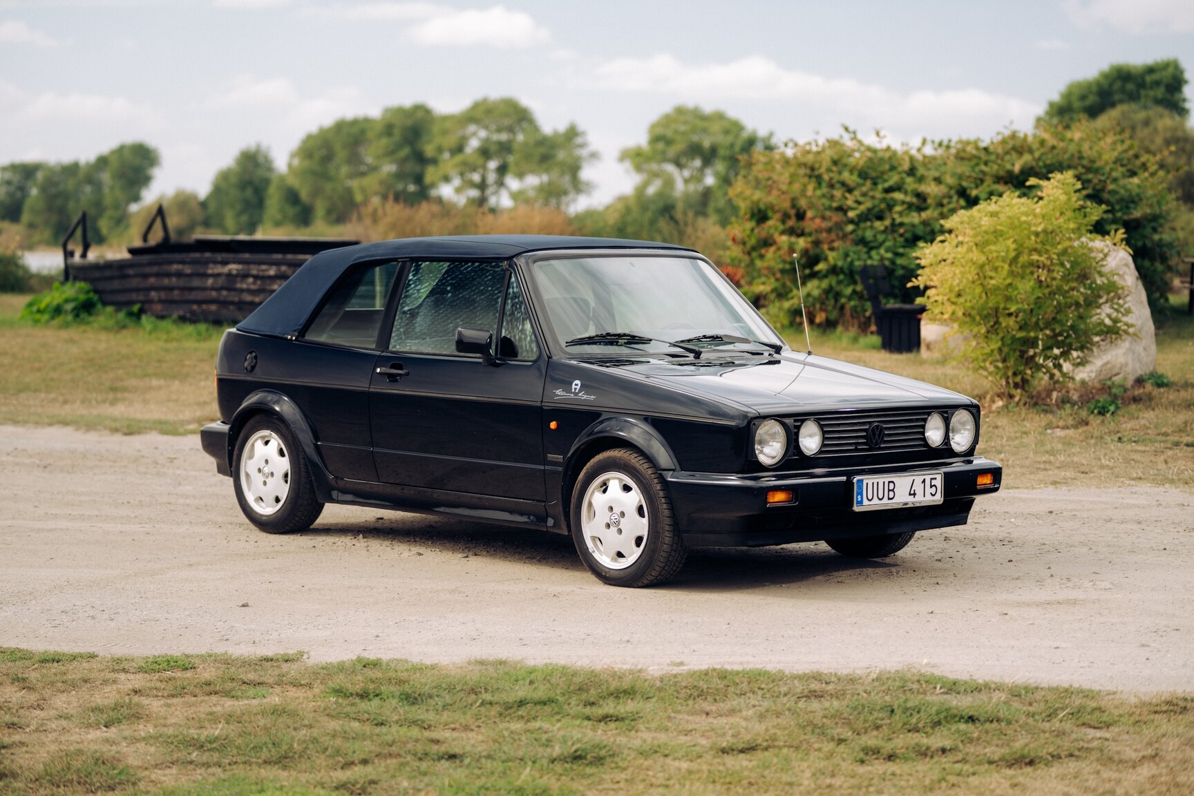 Exterior image of 1991 VW Golf Cabriolet "Etienne Aigner Edition"
