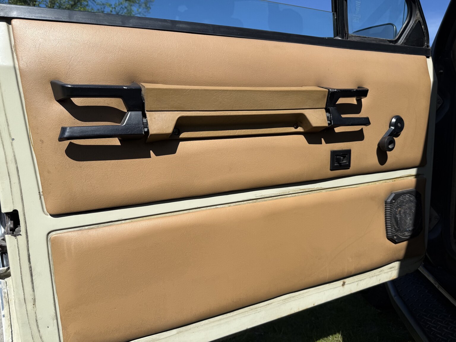 Interior image of 1985 Land Rover Range Rover 3.5 V8
