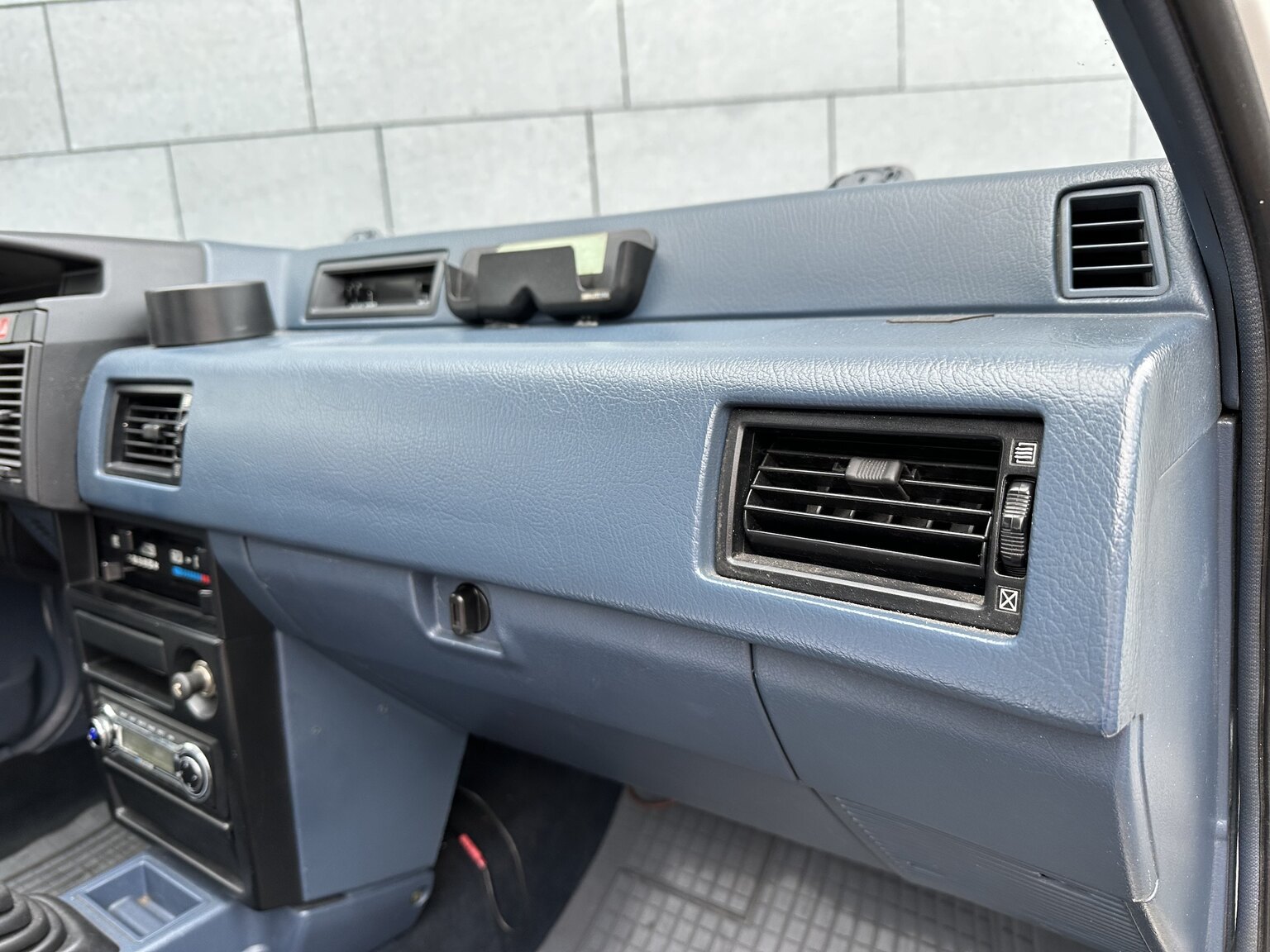 Innenraumfoto von 1988 Nissan Sunny (28)