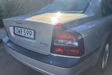 Exterior image of 1999 Volvo S80