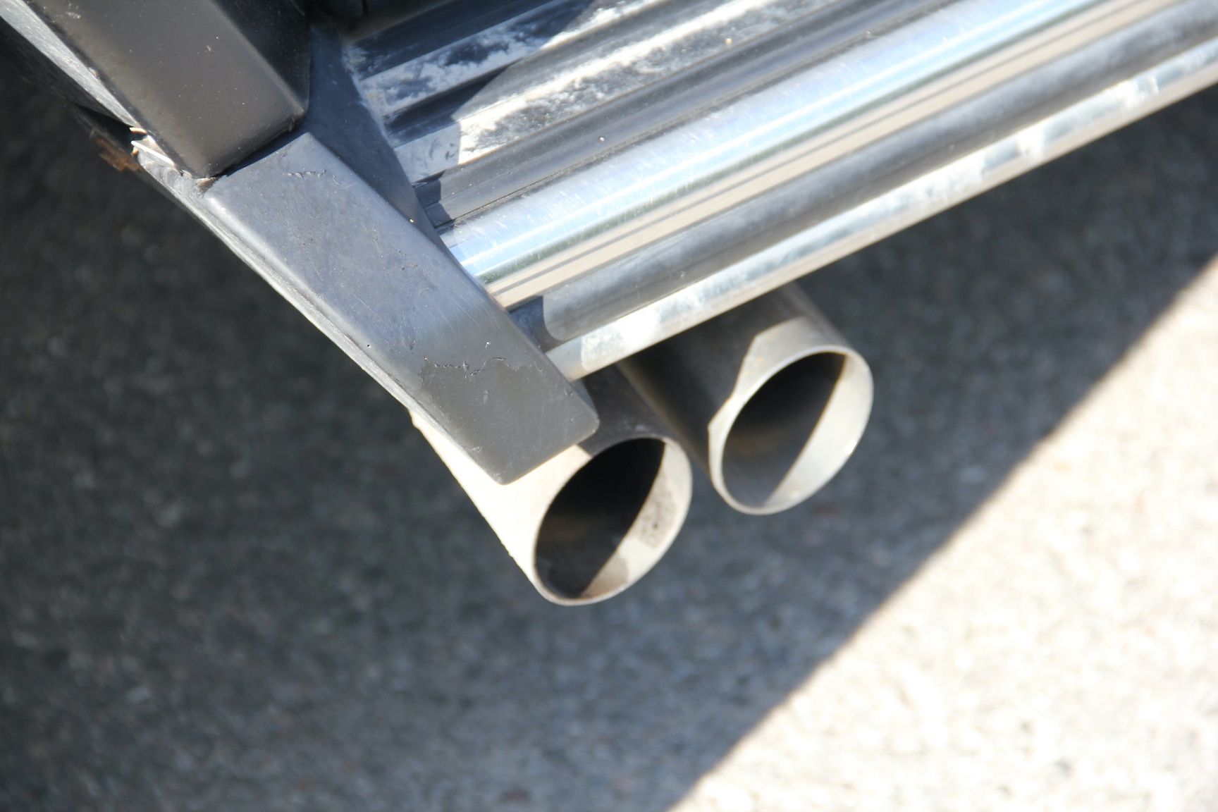 Exterior image of 2002 Mercedes-Benz G 500