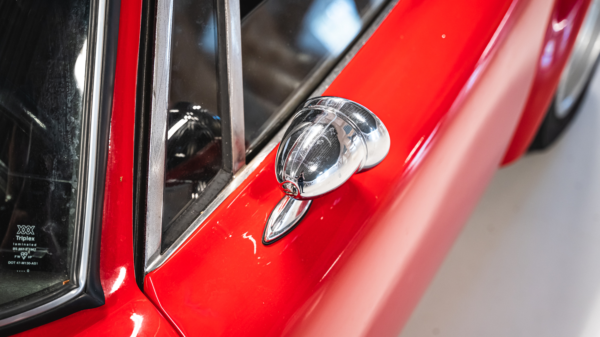 Exteriörbild på 1970 Marcos GT (36)