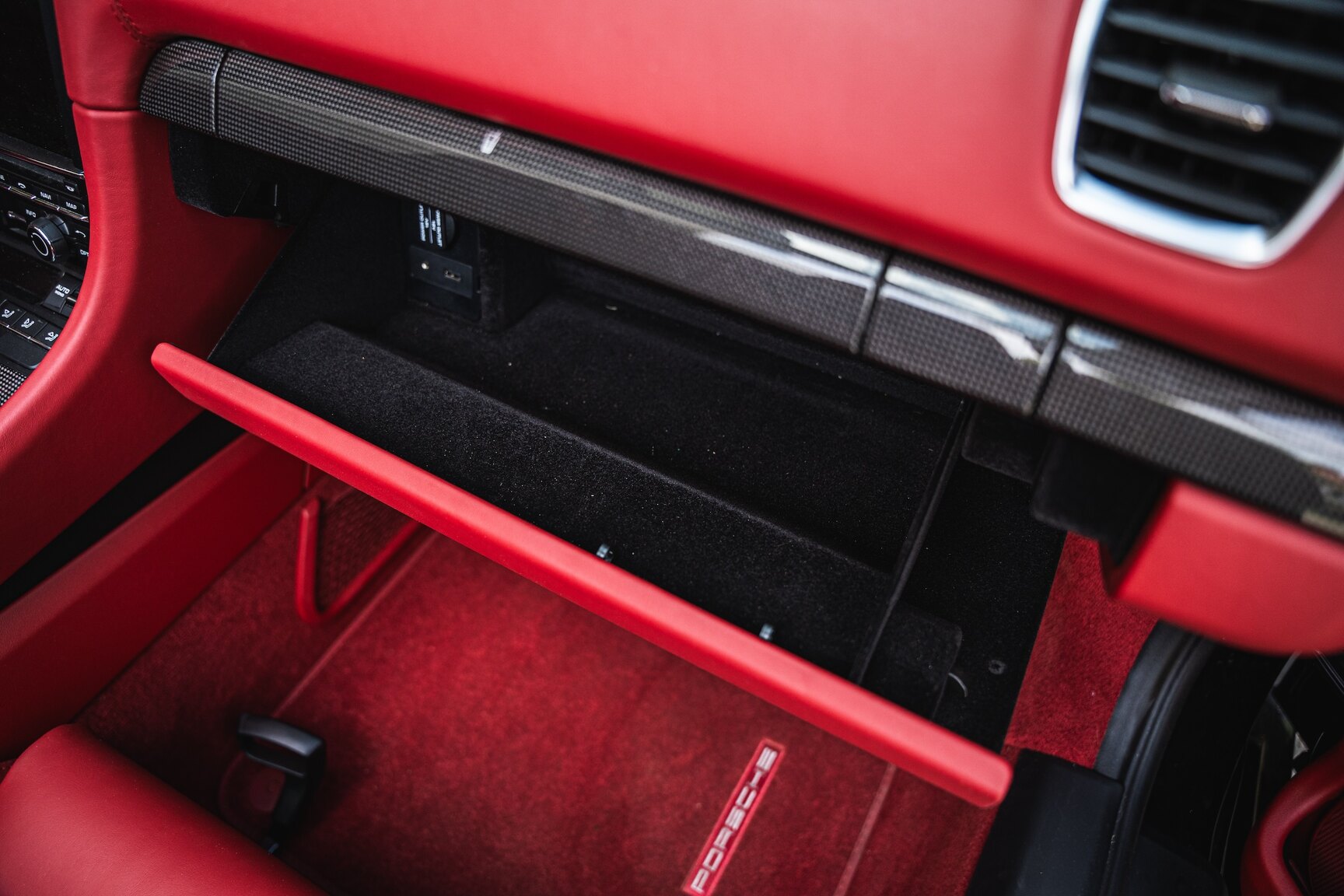 Interiörbild 2013 Porsche Boxster S (46)