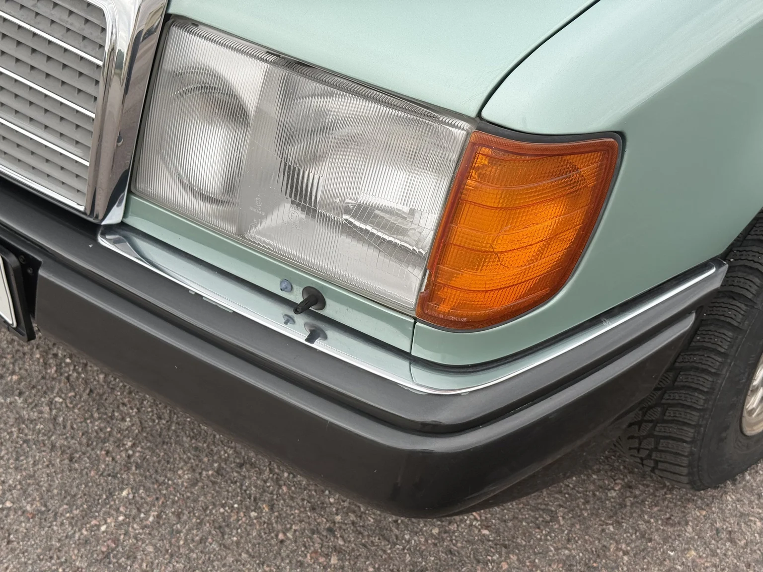 Aussenfoto 1991 Mercedes-Benz 300 E 4MATIC (24)