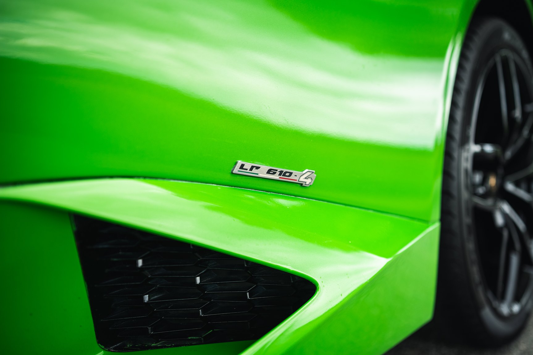 Exterior image of 2016 Lamborghini Huracan LP-610-4