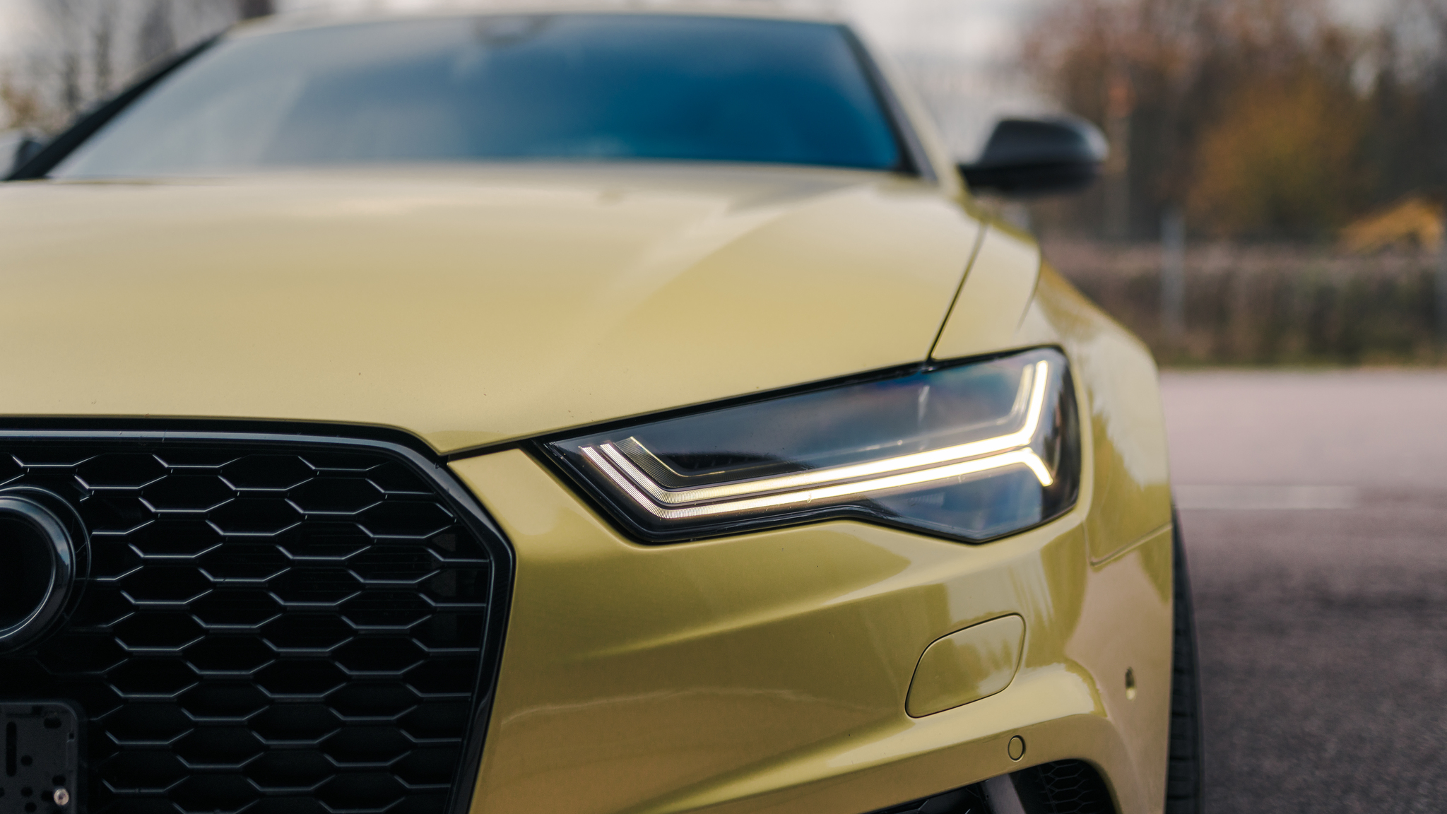 Exterior image of 2016 Audi RS6 Avant Exclusive (19)