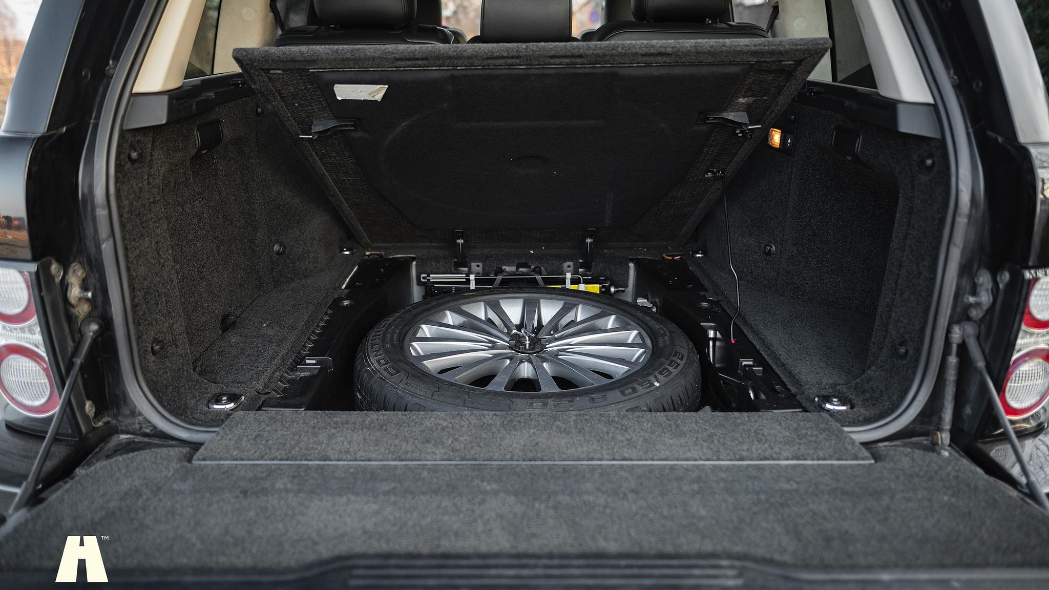 Interior image of 2012 Land Rover Range Rover Westminster TDV8 (L322)