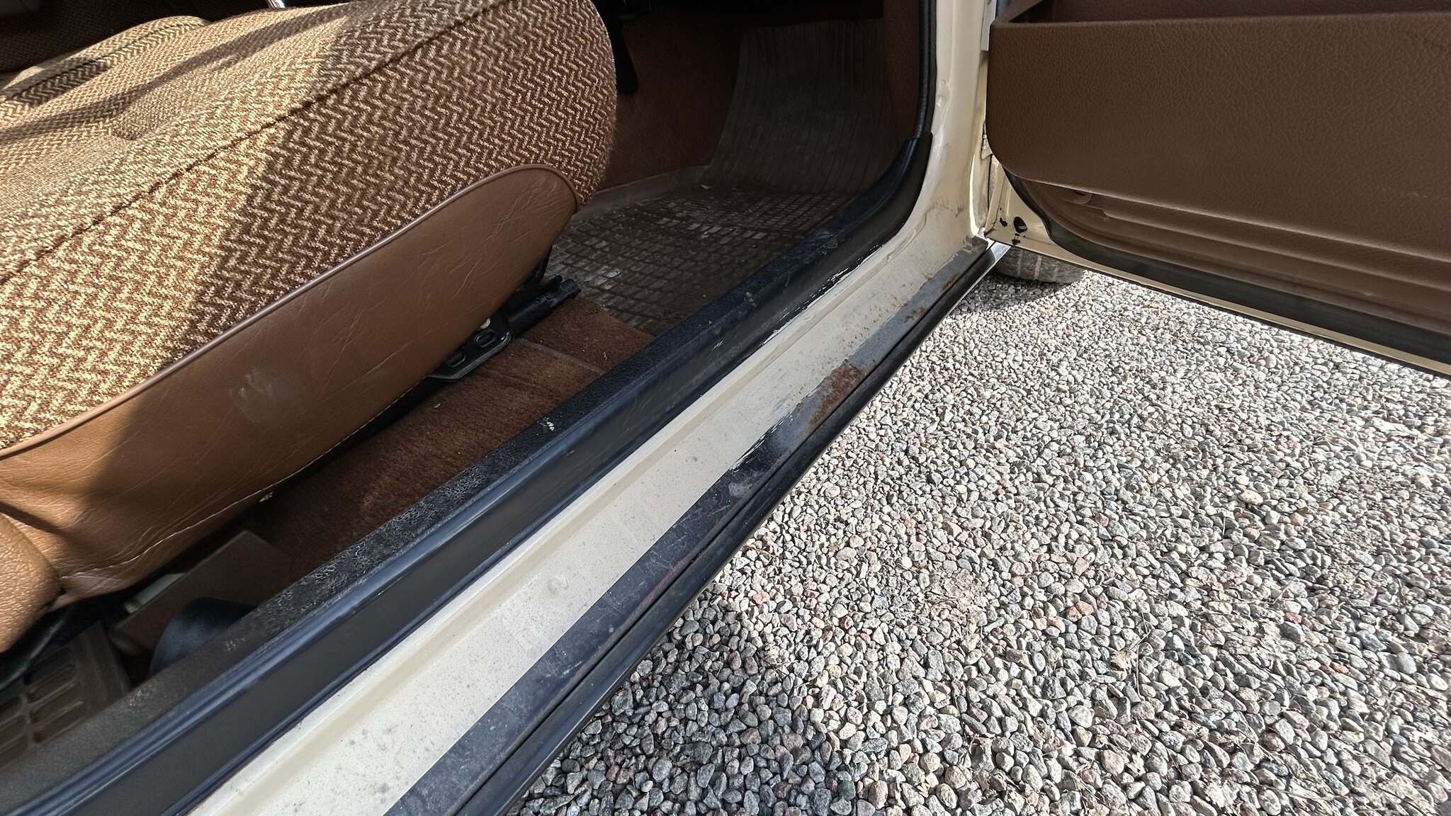Interior image of 1987 Volvo 244