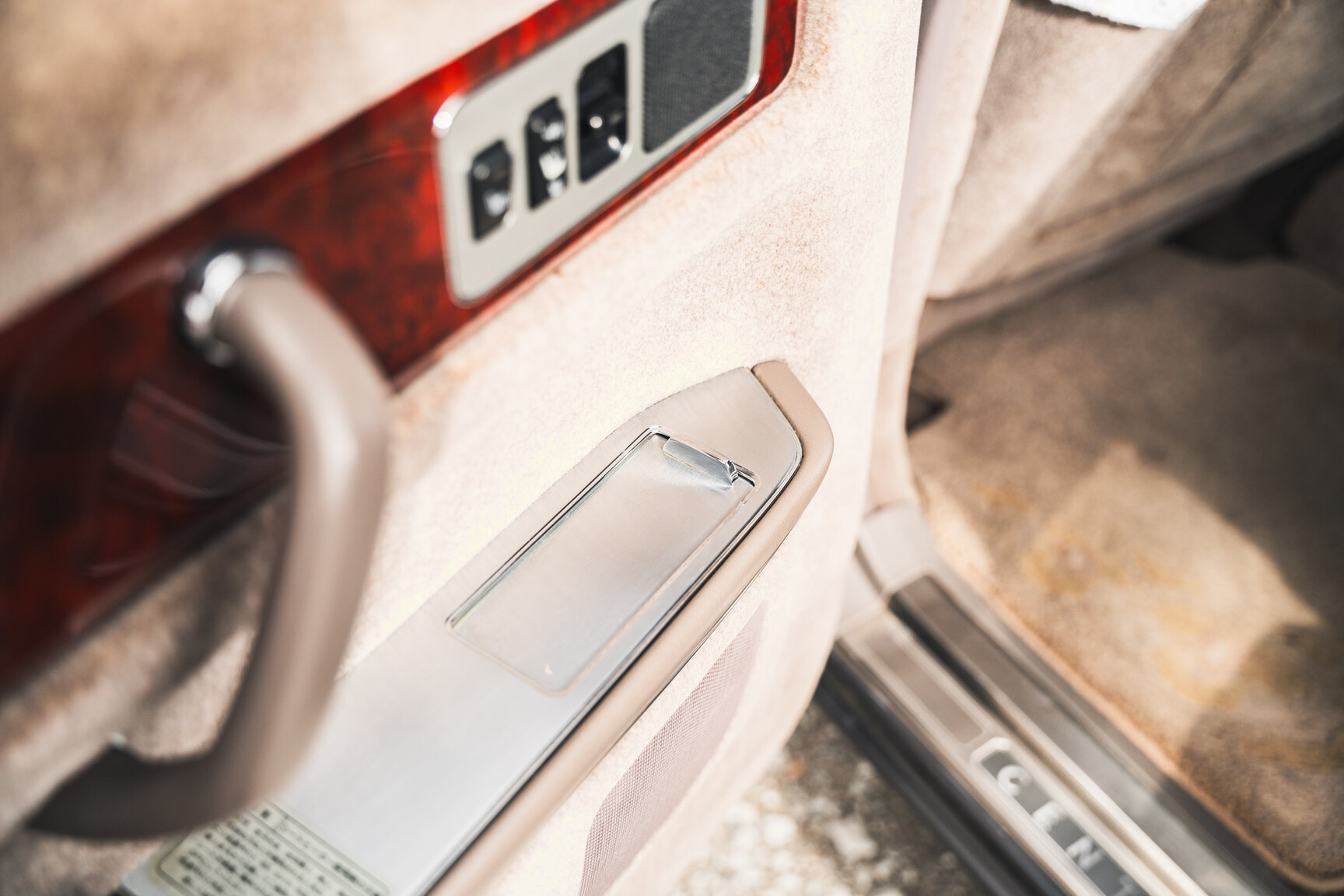 Interior image of 2000 Toyota Century