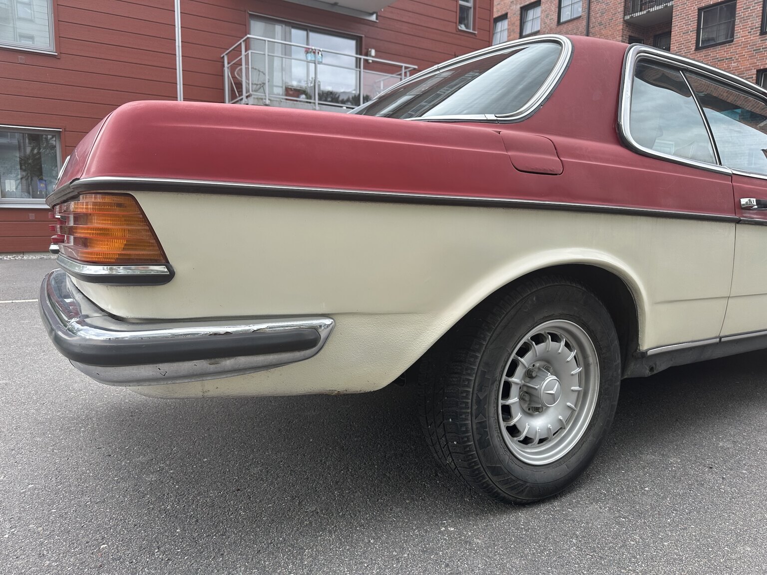 Aussenfoto 1977 Mercedes-Benz 280 CE