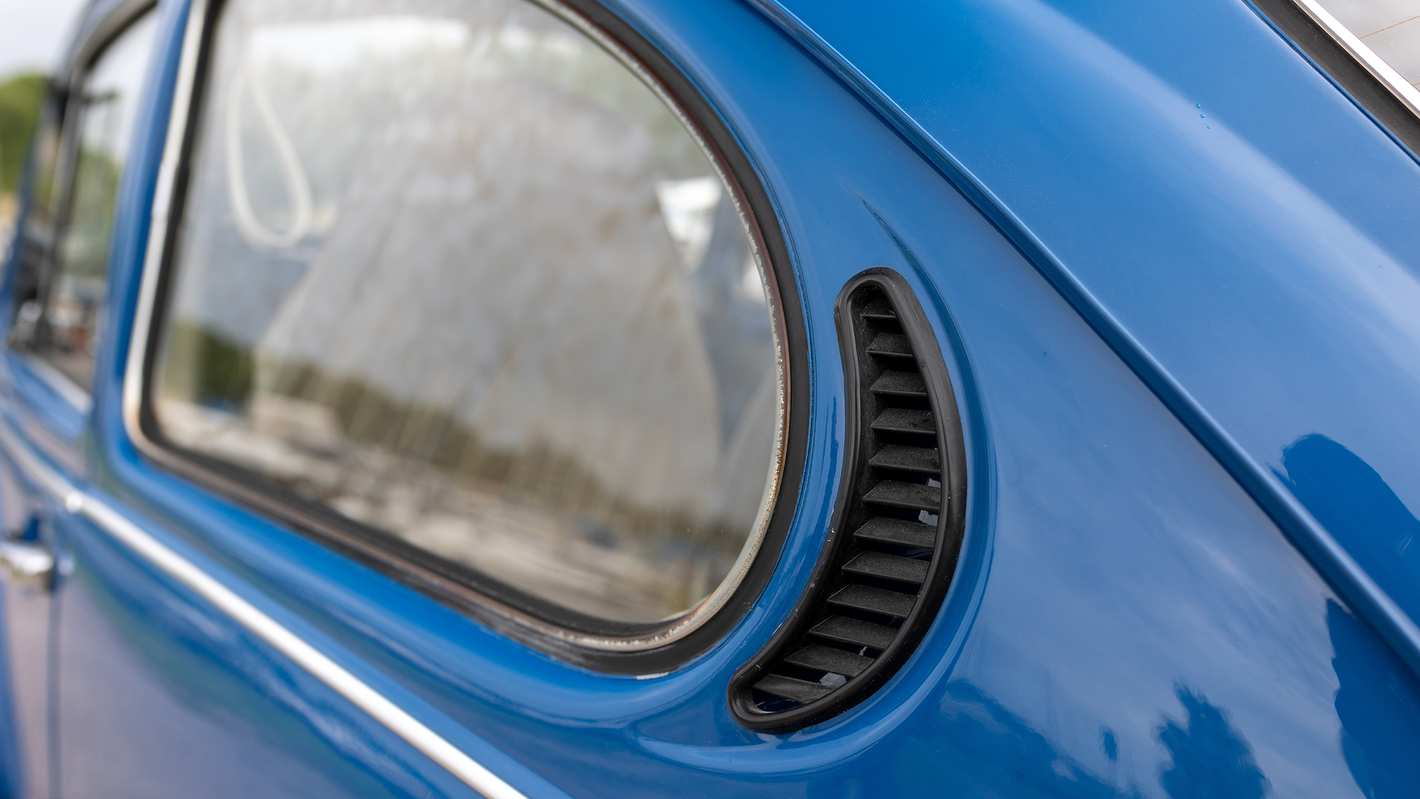 Exterior image of 1973 Volkswagen Beetle 1303S 1600 (24)