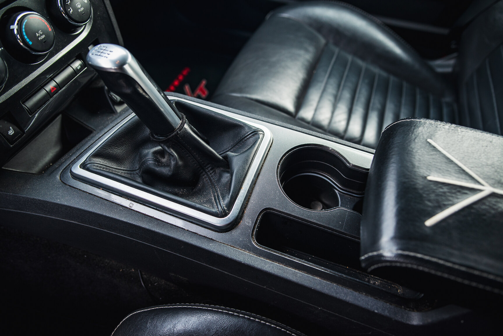 Interior image of 2010 Dodge Challenger 5.7 V8 HEMI Manuell
