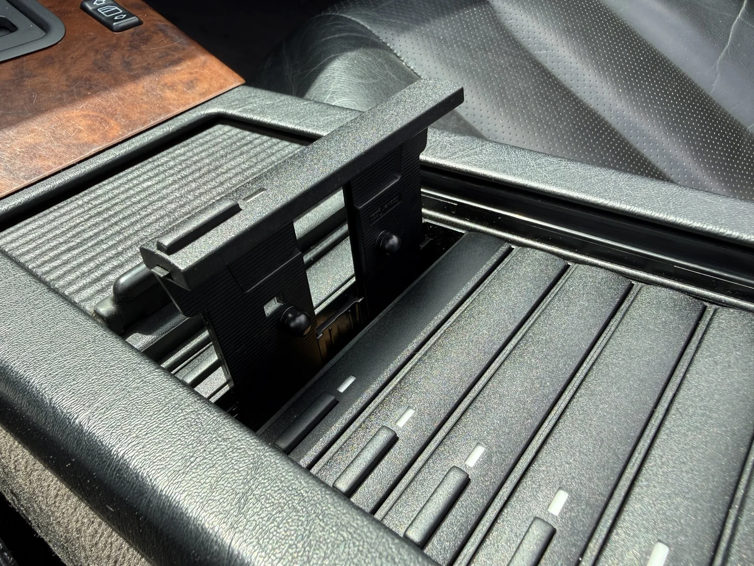 Innenraumfoto von 1995 Mercedes-Benz SL 500 (26)
