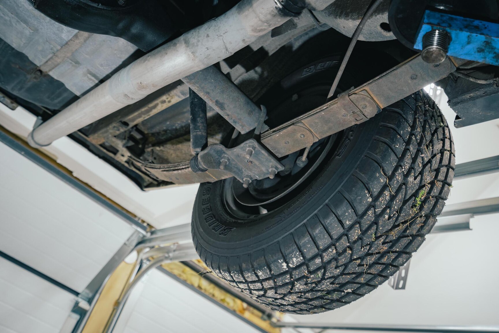 Image of 1972 Plymouth Duster 360 mechanics (21)