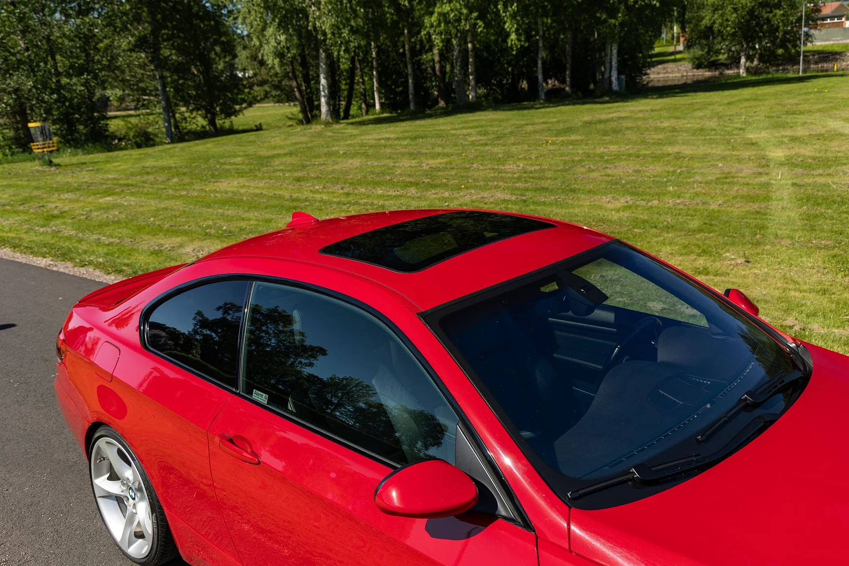 Exterior image of 2007 BMW 335i Coupé (15)