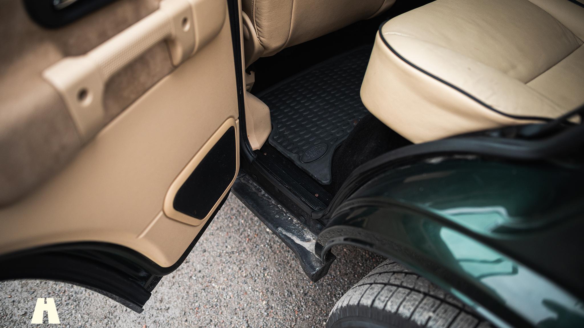 Innenraumfoto von 2003 Land Rover Discovery II, 2003