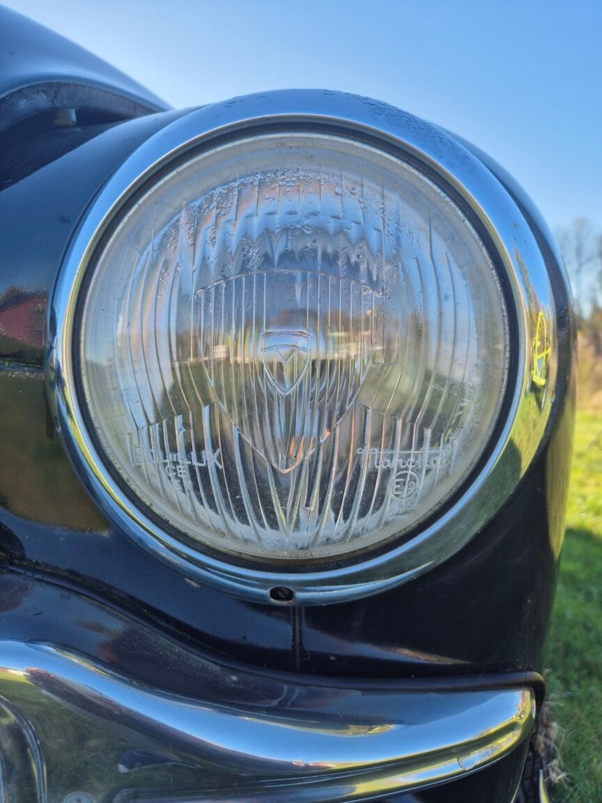 Exterior image of 1954 Ford Vedette 3.9 V8