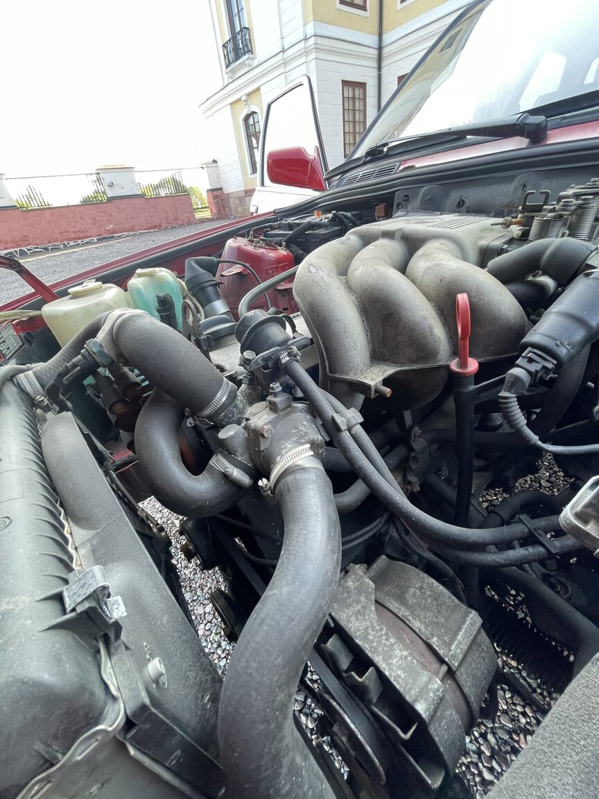 Image of 1987 BMW 320i mechanics