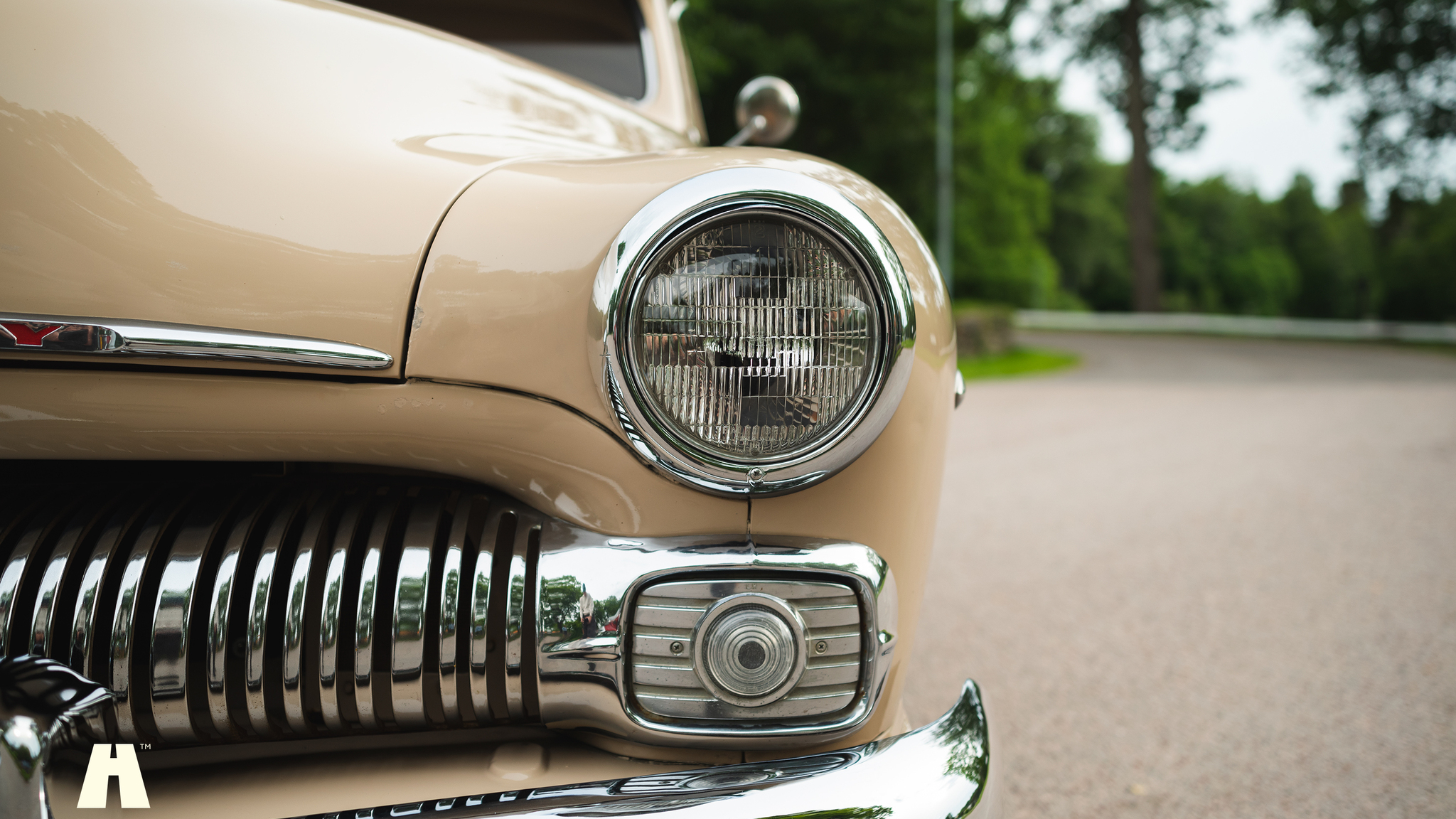 Exterior image of 1950 Mercury Eight Sport Sedan