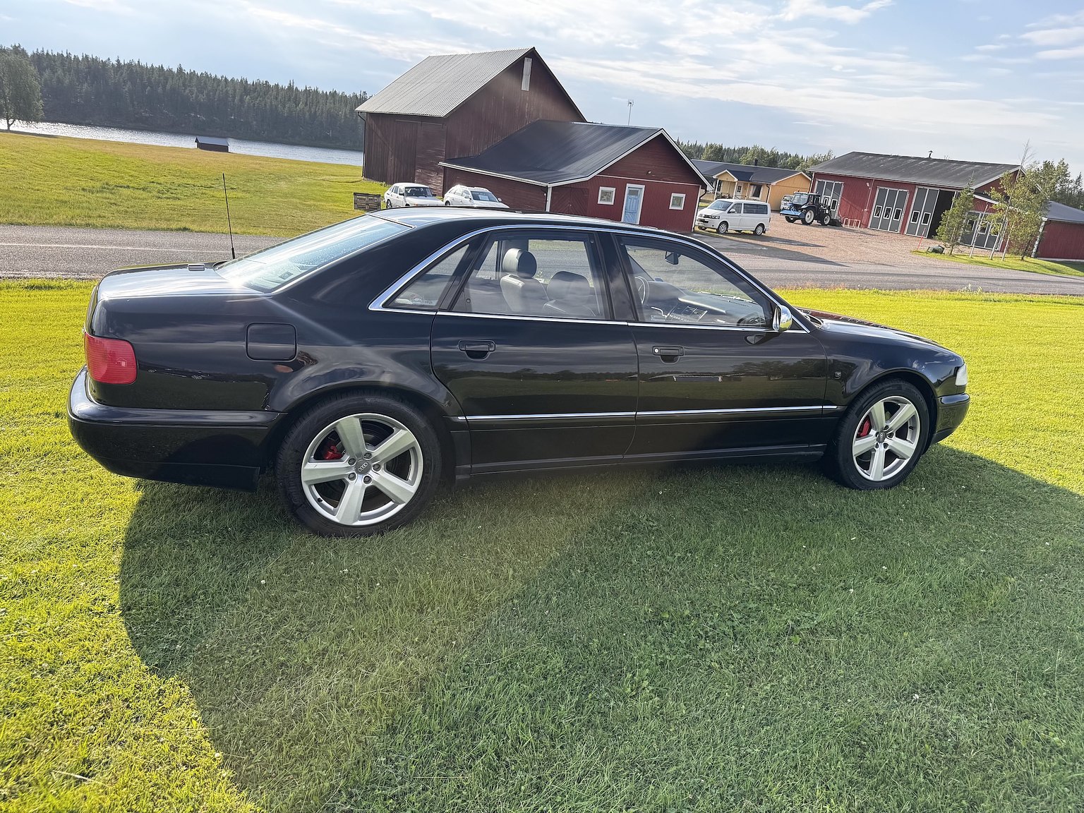Exteriörbild på 1999 Audi S8 4.2 Quattro