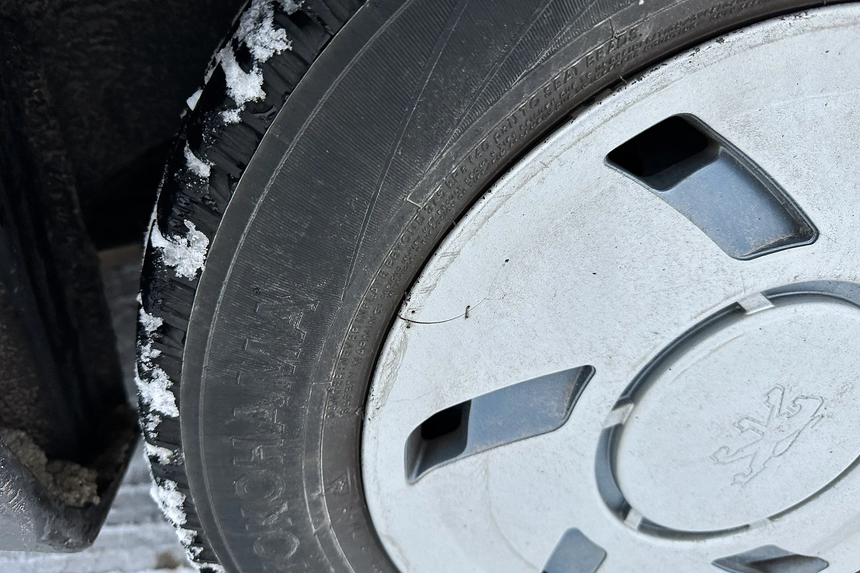 Exterior image of 1991 Peugeot 405 Break SRI (82)