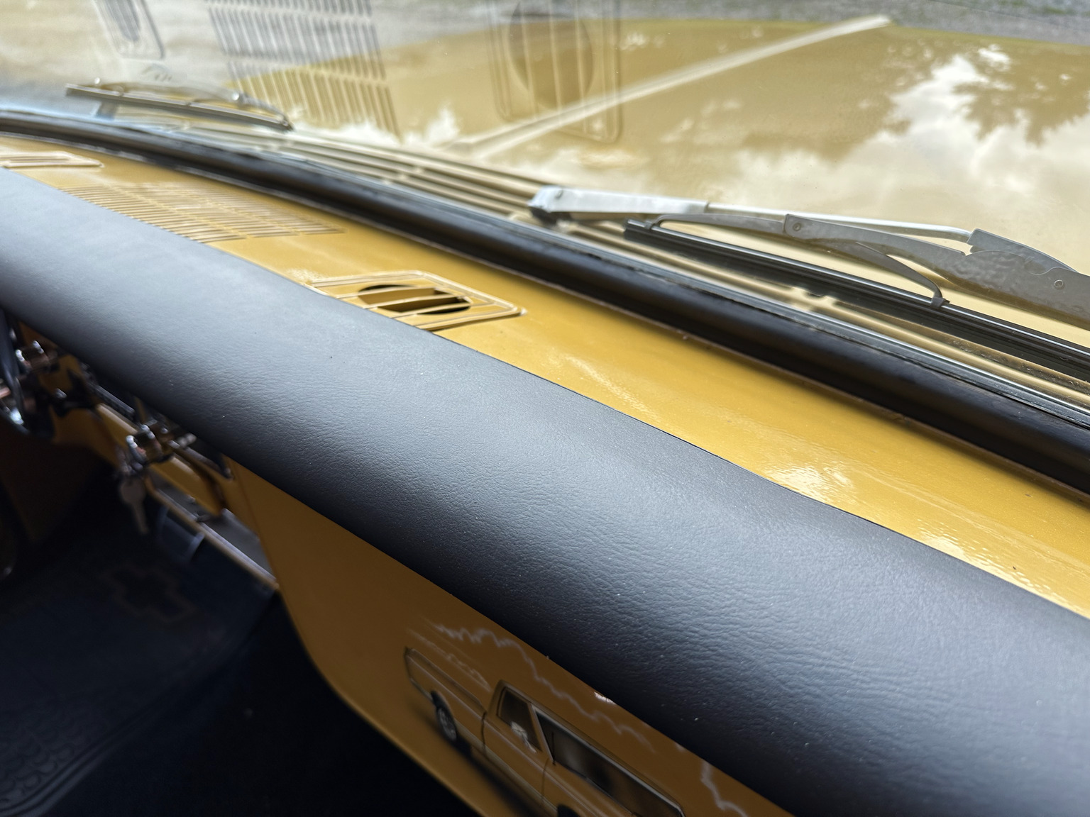 Interior image of 1972 Chevrolet C10 Cheyenne (35)