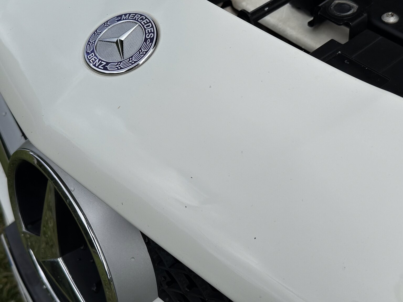 Exterior image of 2012 Mercedes-Benz SLK 350