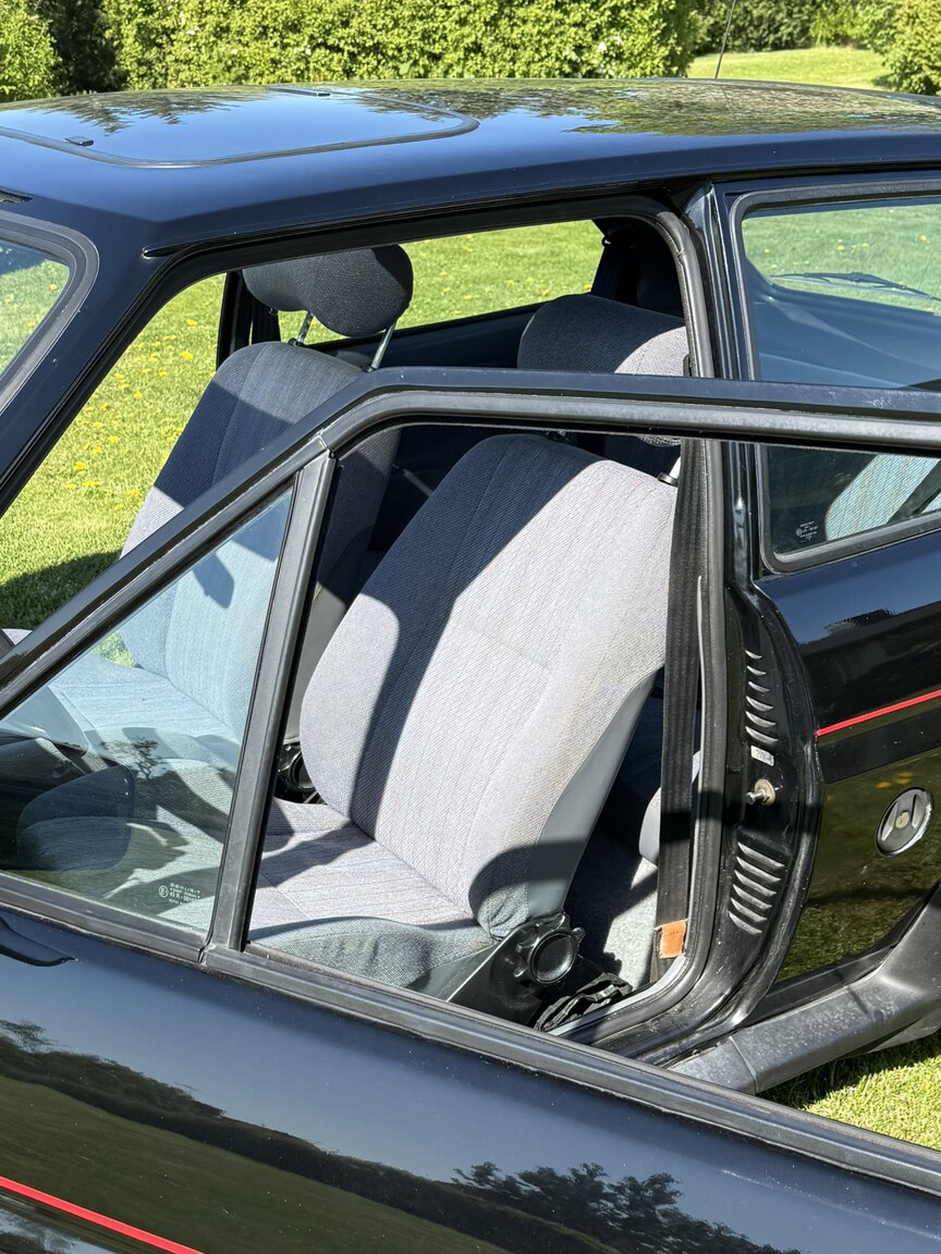 Interiörbild 1988 Ford Fiesta XR2