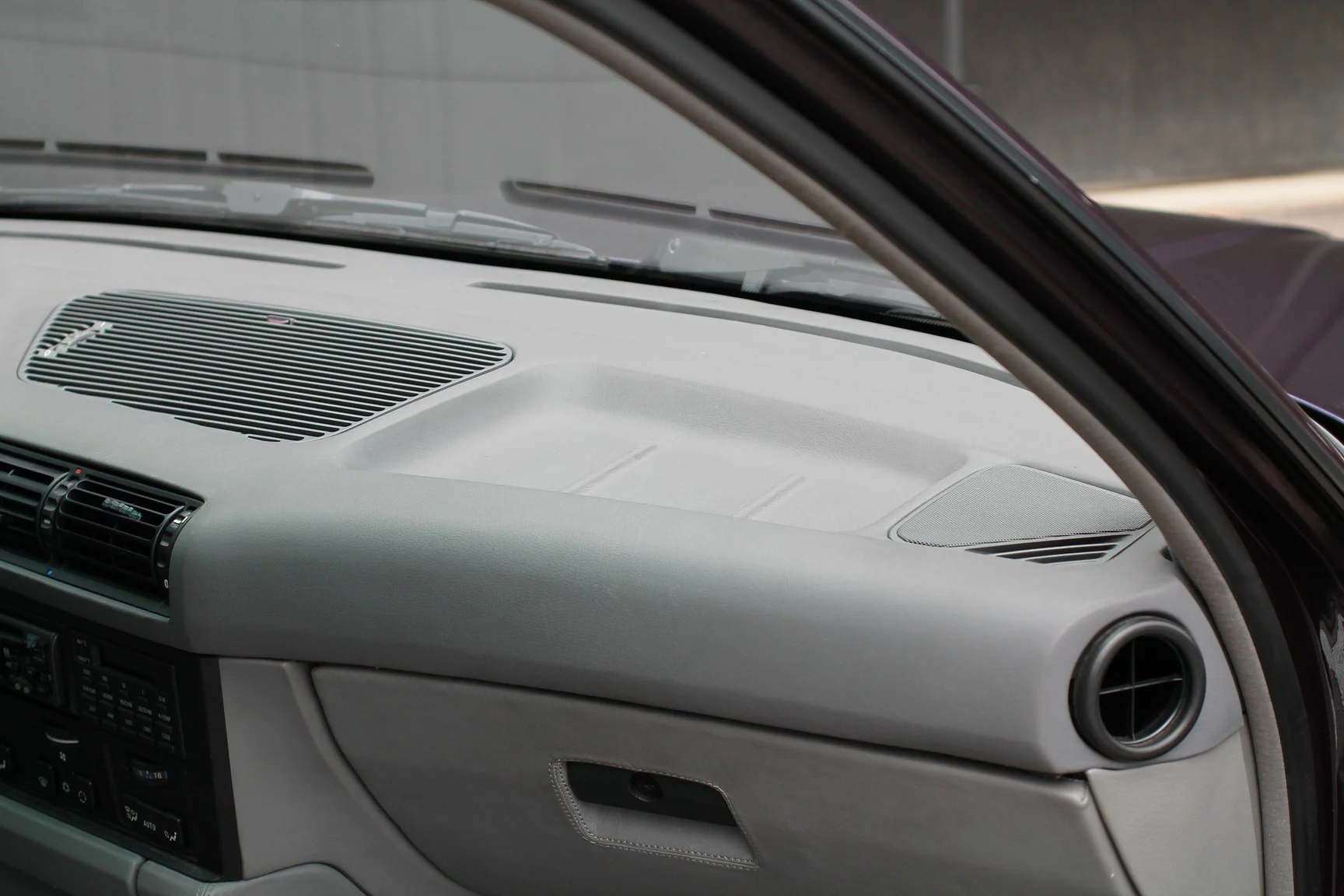 Interior image of 1993 BMW M5 Touring 3.8 Manual (83)