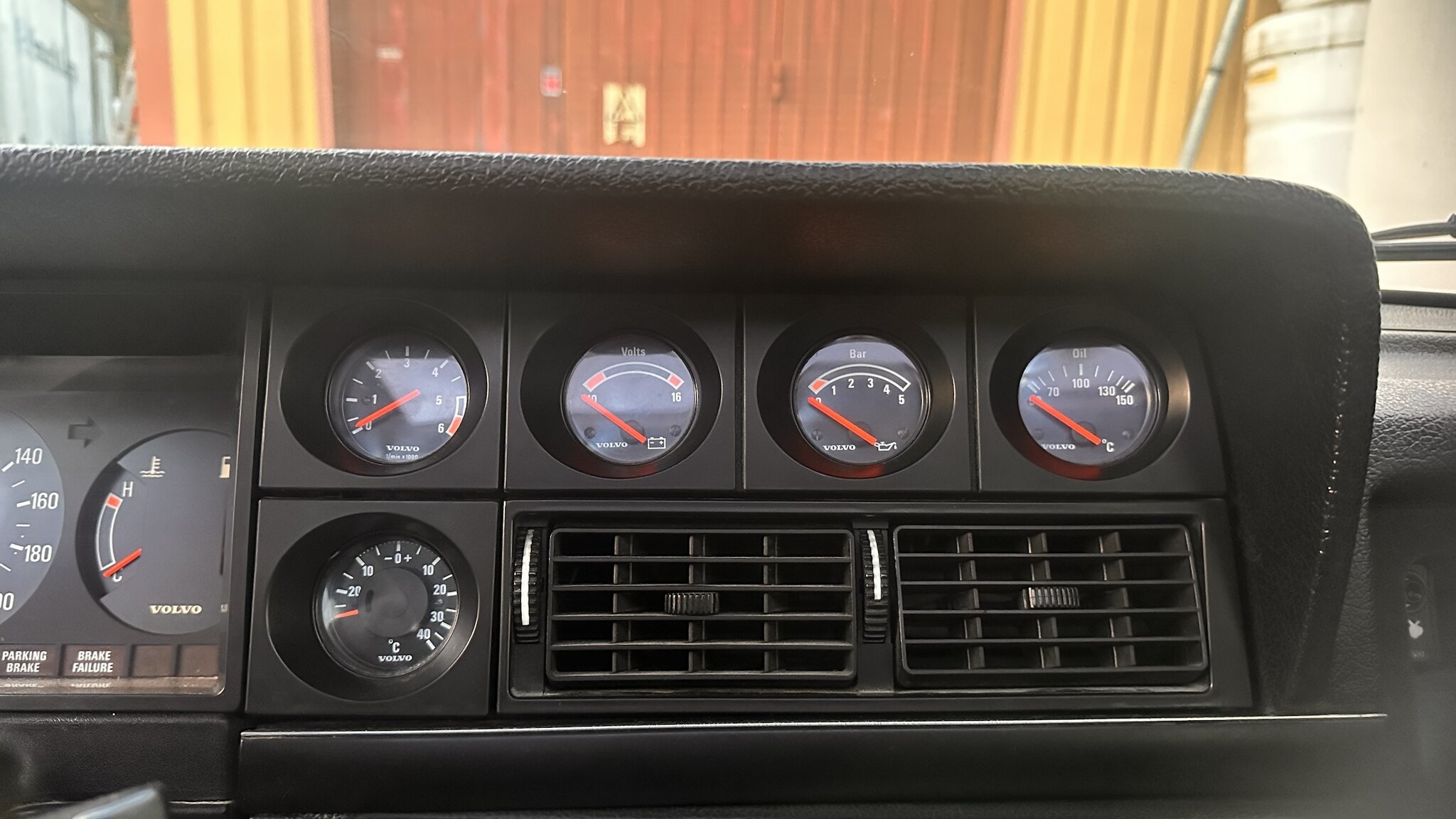 Interiörbild 1981 Volvo 244 GLE D6