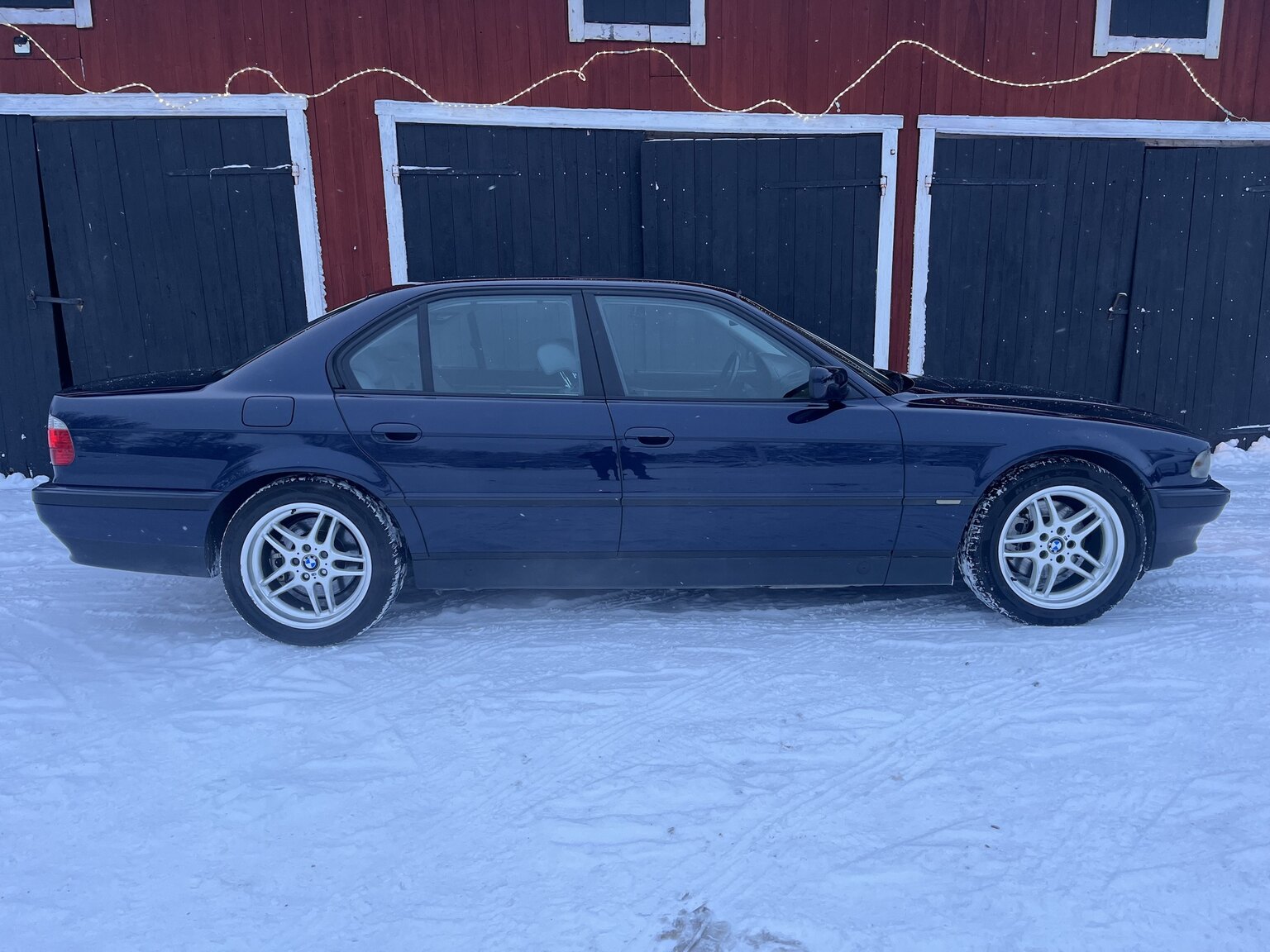 Exteriörbild på 1996 BMW 750IA