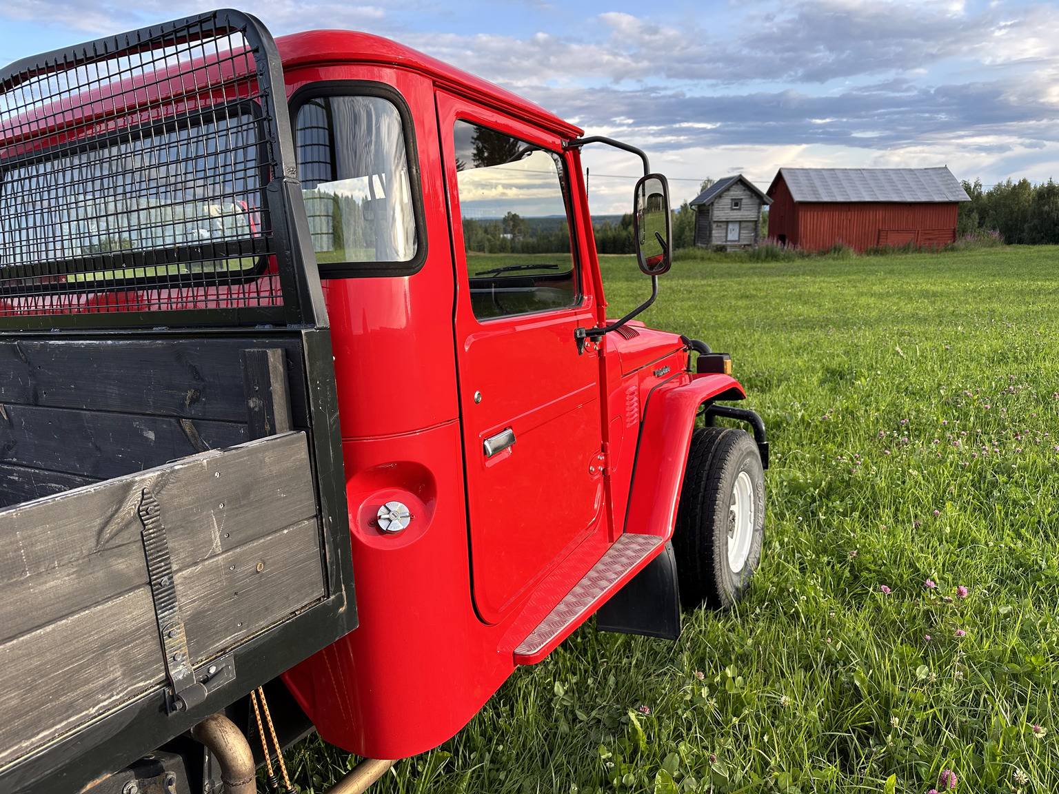 Exterior image of 1982 Toyota Landcruiser Utility (28)