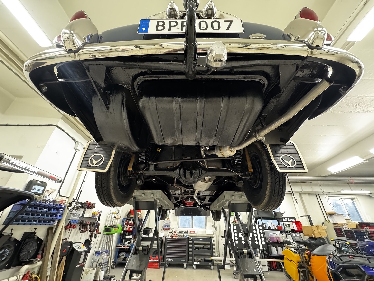 Image of 1959 Volvo Amazon mechanics