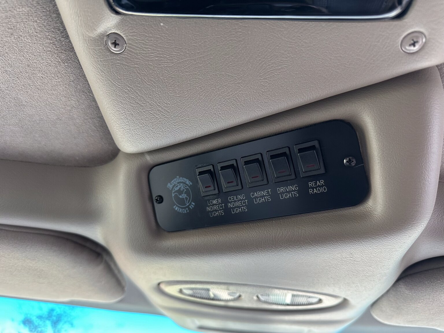 Innenraumfoto von 2000 GMC Savana G1500 Conversion Van