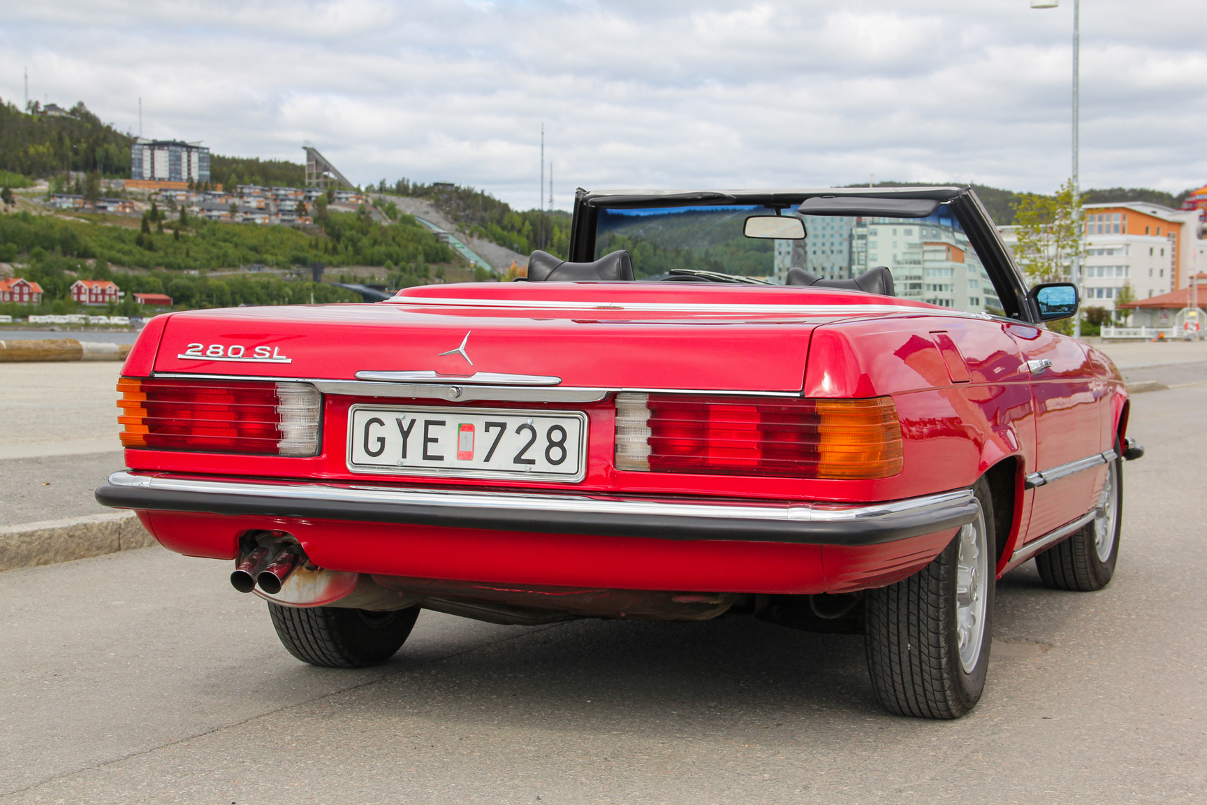 Exterior image of 1975 Mercedes-Benz 280 SL (8)