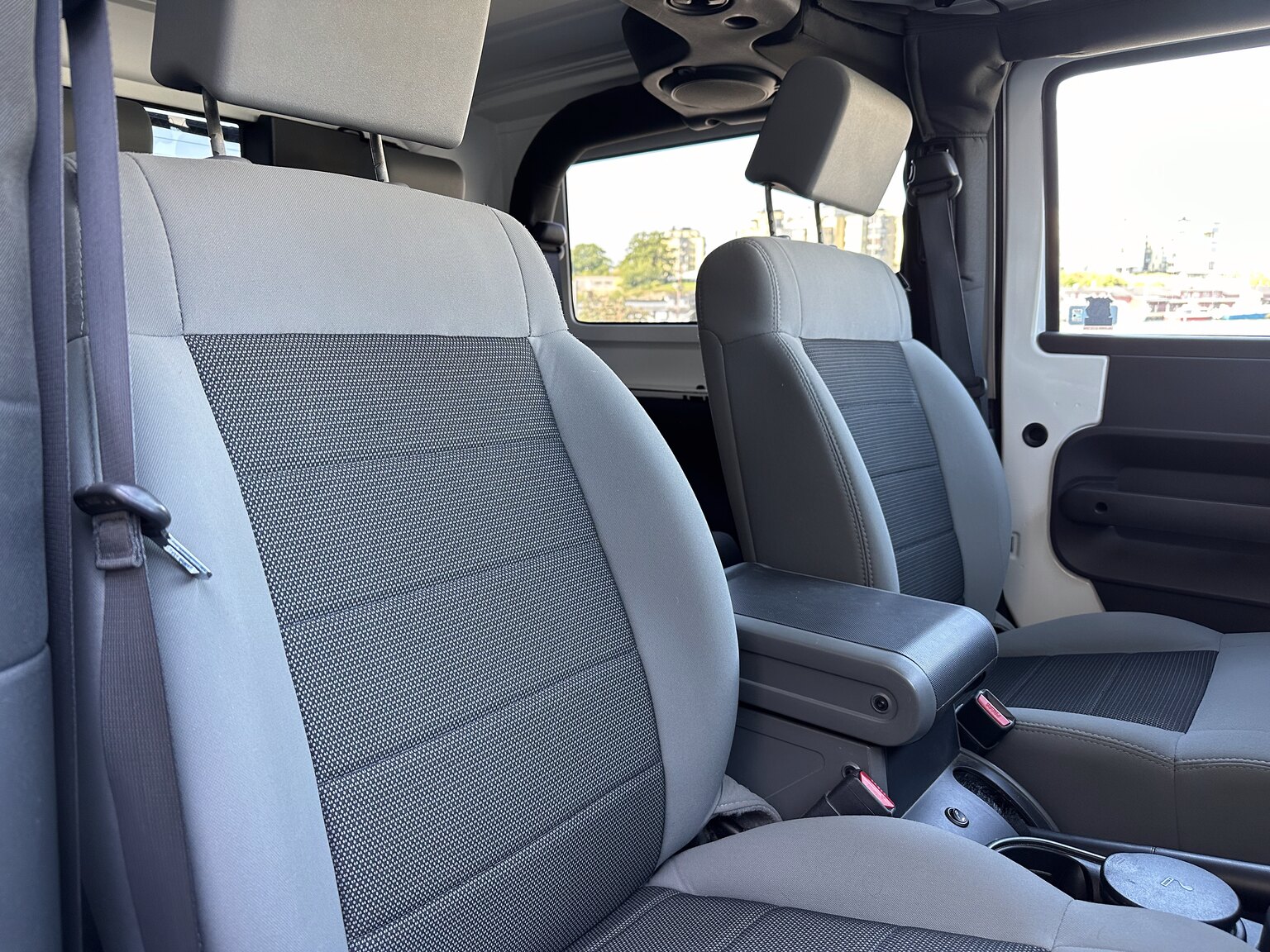 Interiörbild 2010 Jeep Wrangler Rubicon